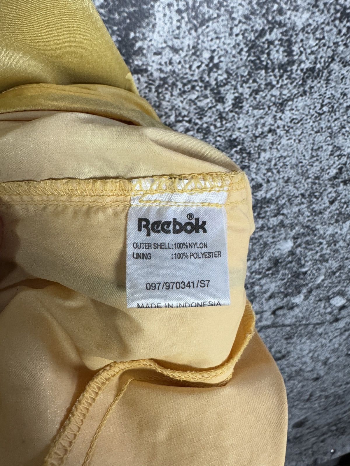 Reebok Reebok Athletic Dept Anorak Nylon Gold Jacket Vintage XL Size US XL / EU 56 / 4 - 10 Thumbnail