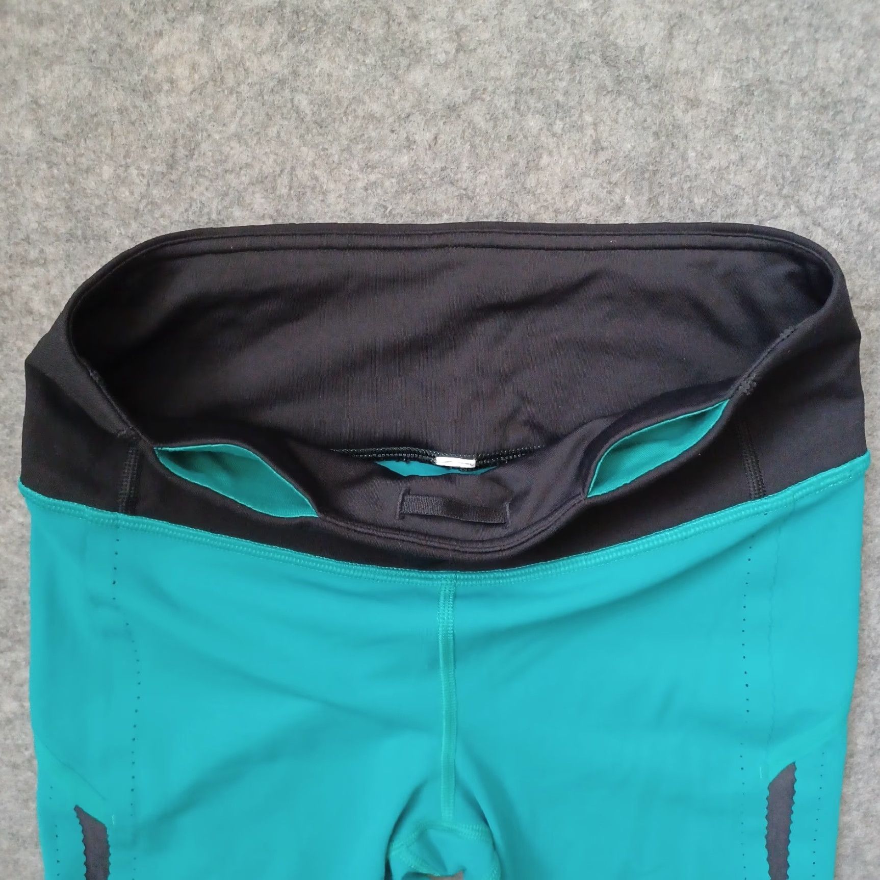 Lululemon Lululemon Leggings Cropped 4 Green Viridian Smooth Stride Athletic Womens Running Yoga Stretch Comfort Shaping Luxtreme Cross Training Easy Care Size 27" / US 4 / IT 40 - 7 Thumbnail