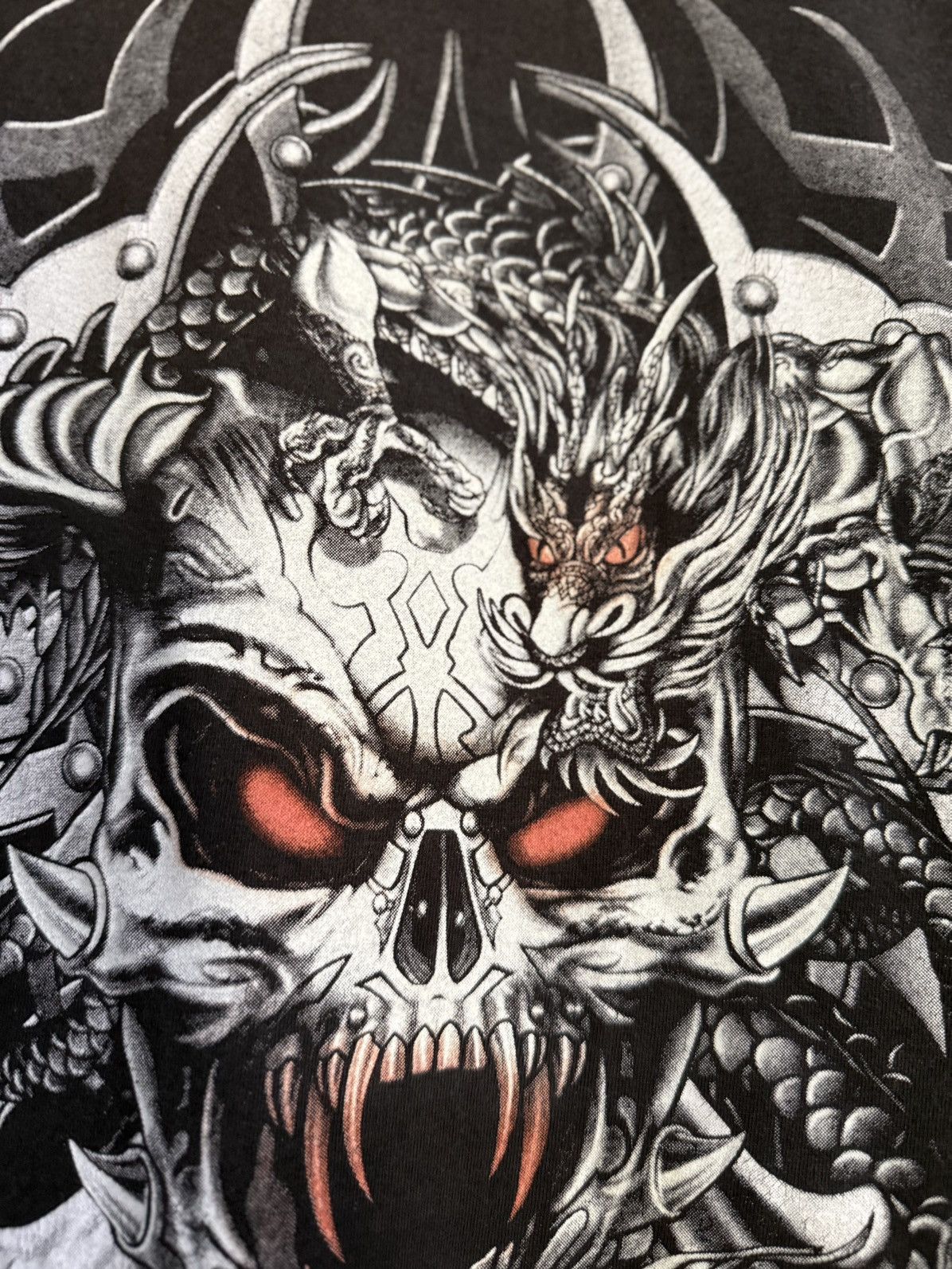 Vintage Thrashed Vintage 90s Graphics Skulls Dragon Backhit Faded T Size US XL / EU 56 / 4 - 4 Thumbnail