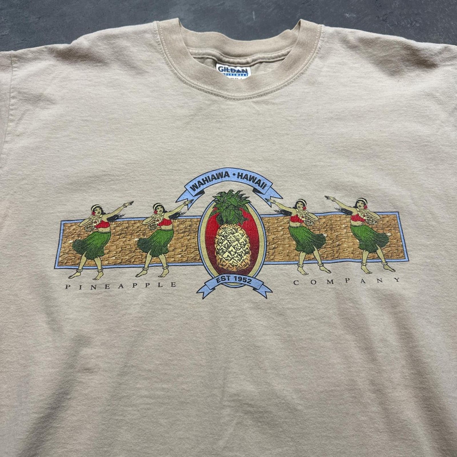 Vintage Vintage 90s Hawaii Pineapple Company Graphic T-Shirt Size US L / EU 52-54 / 3 - 2 Thumbnail