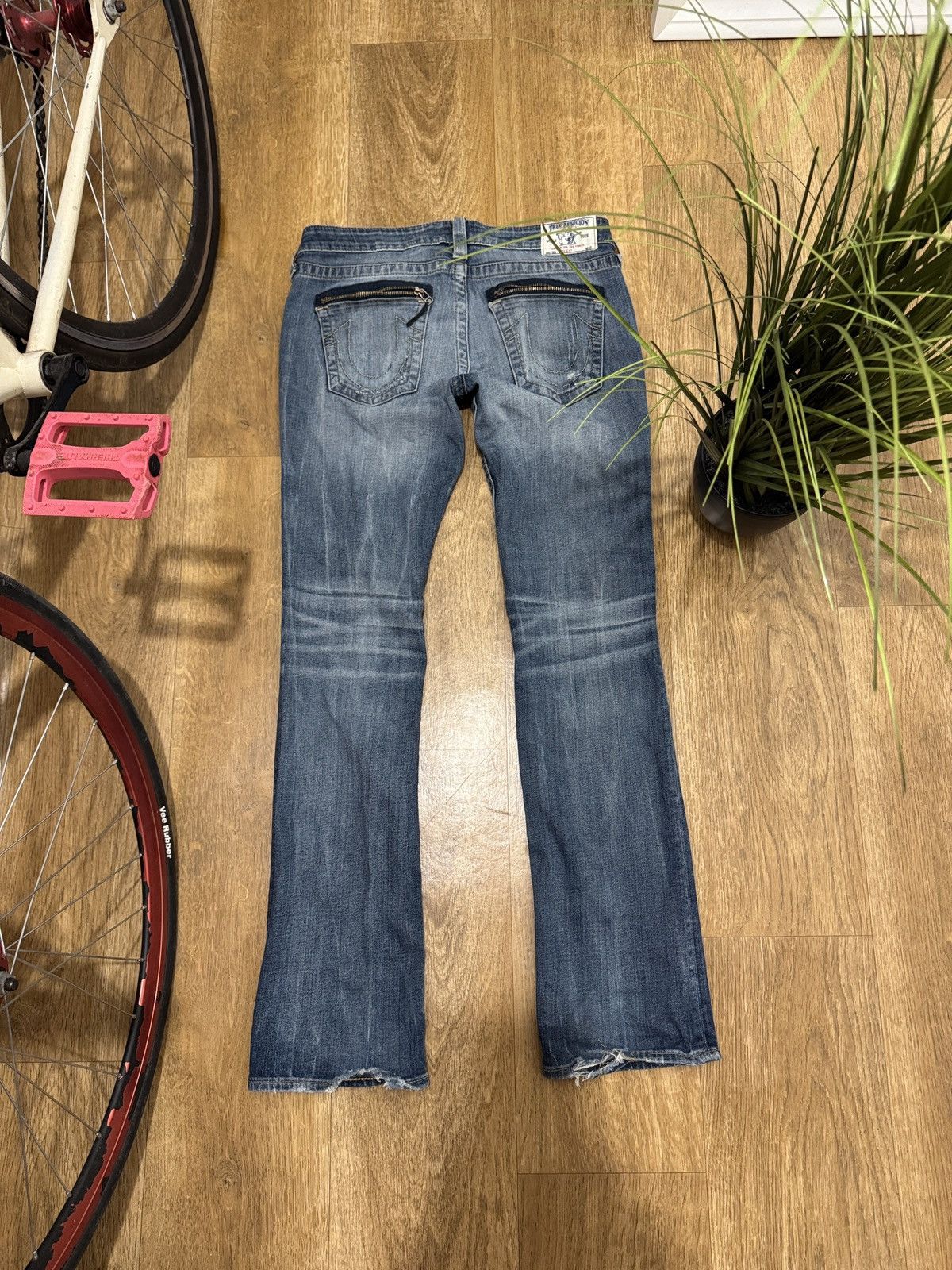 True Religion TRUE RELIGION DISTRESSED DENIM ZIP PANTS JEANS Size 30" / US 8 / IT 44 - 2 Thumbnail