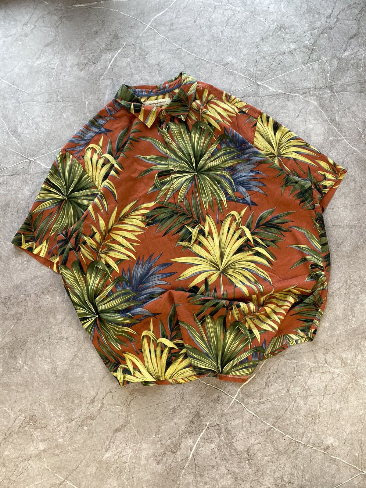 Tommy Bahama × Vintage Rare Tommy Bahama Hawaiian Floral Graphic Camp Shirt Silk Size US XL / EU 56 / 4 - 1 Thumbnail