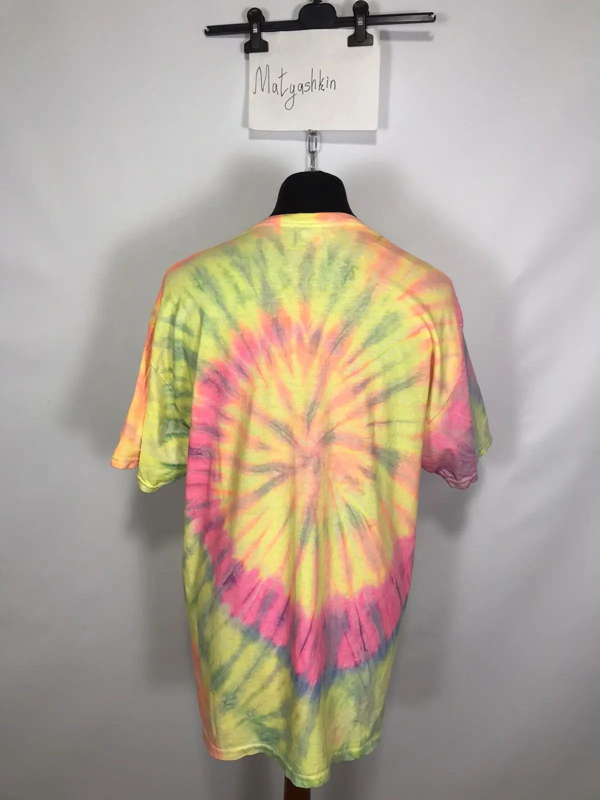 Gildan Art Humans aren’t real t-shirt size XL Size US XL / EU 56 / 4 - 2 Thumbnail