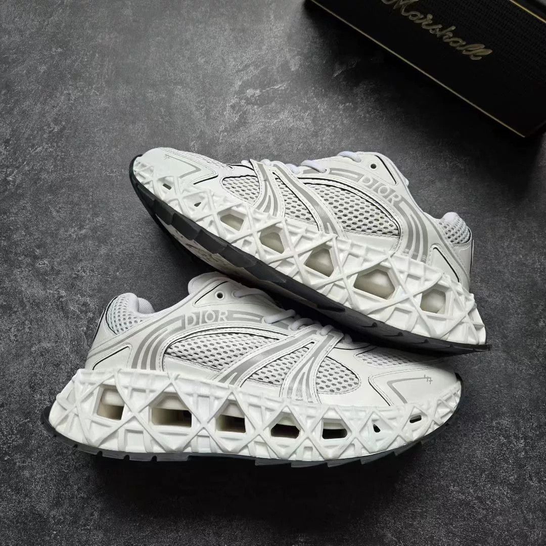 Dior Dior White Lowtop Sneakers 35 Men Size US 5 / EU 37 - 1 Thumbnail