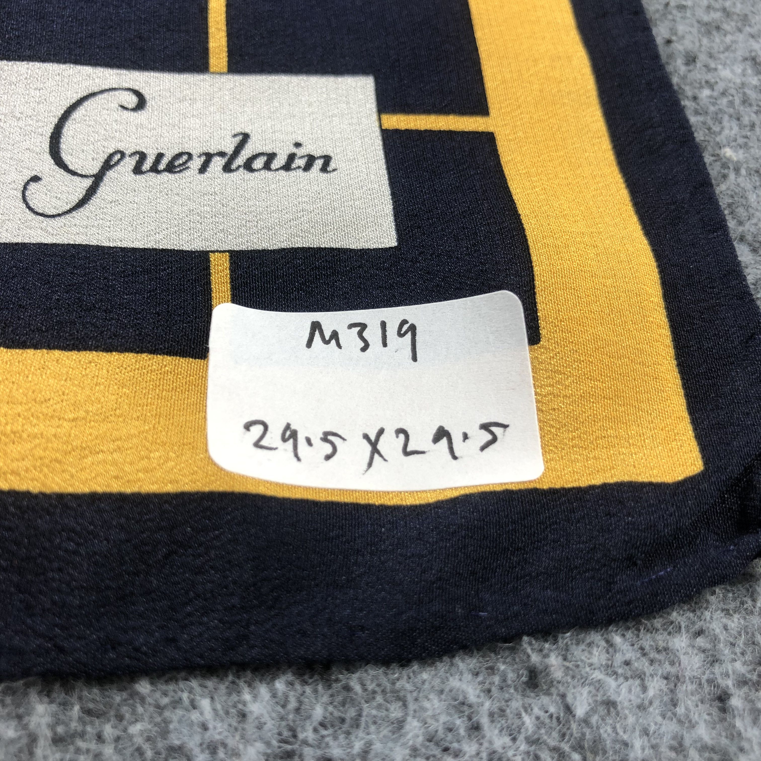 Vintage Guerlain Ginza Silk Scarf M319 Size ONE SIZE - 8 Thumbnail