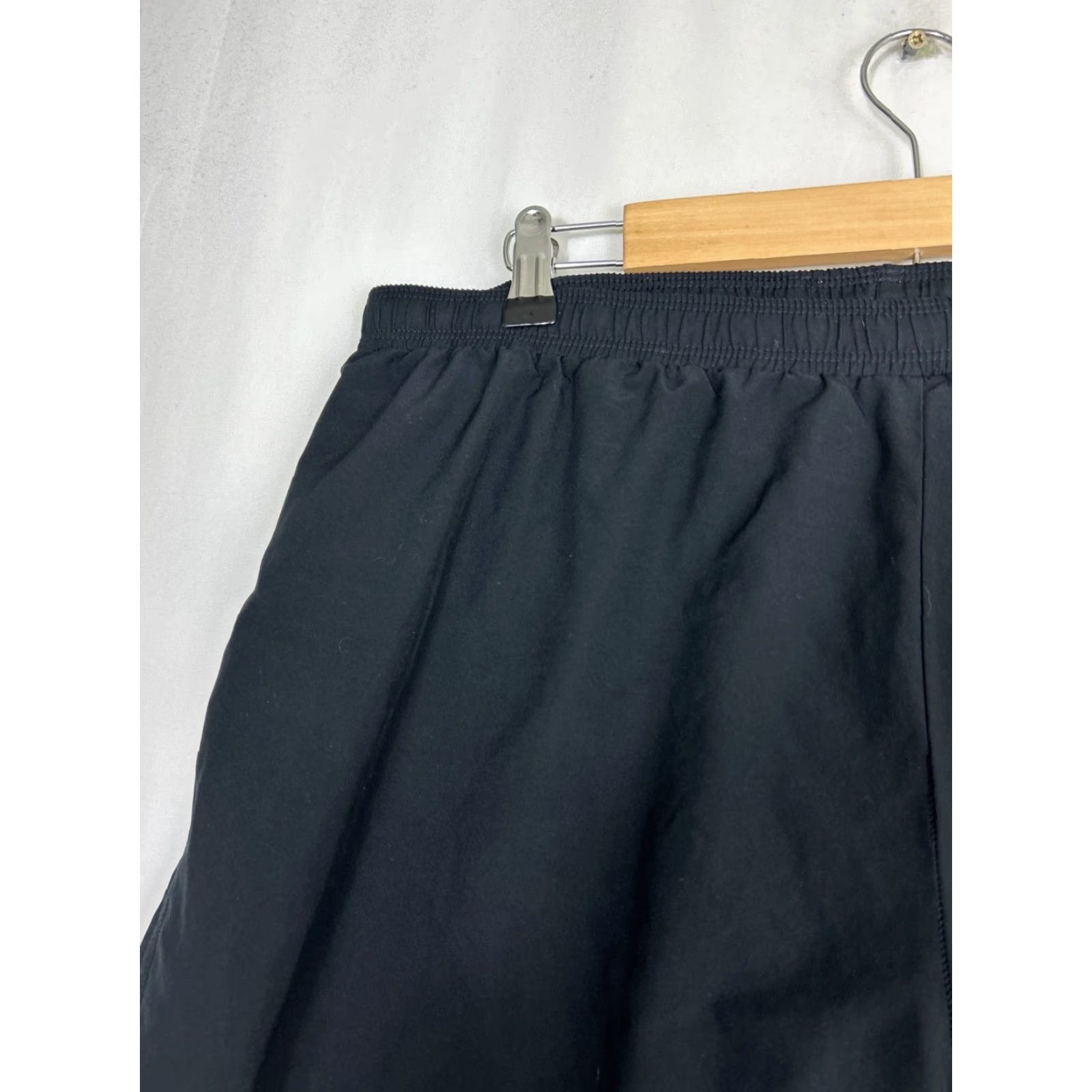Mountain Hardwear Mountain Hardwear Shorts Mens XL Black Lined Performance Sport Track Vented Mens Size US 36 / EU 52 - 5 Thumbnail