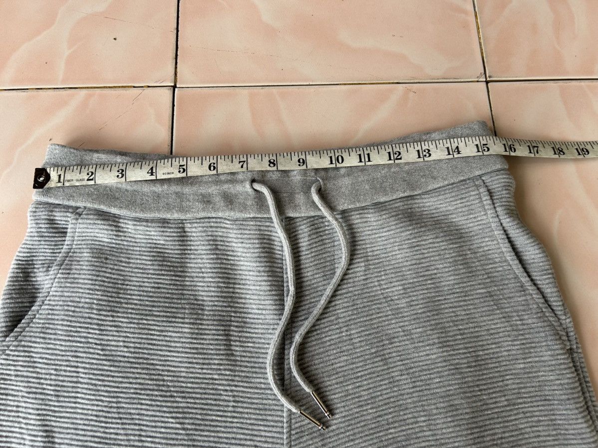 Thom Browne Thom Browne Sweat Short With 4 Bar Stripes Size US 30 / EU 46 - 9 Thumbnail