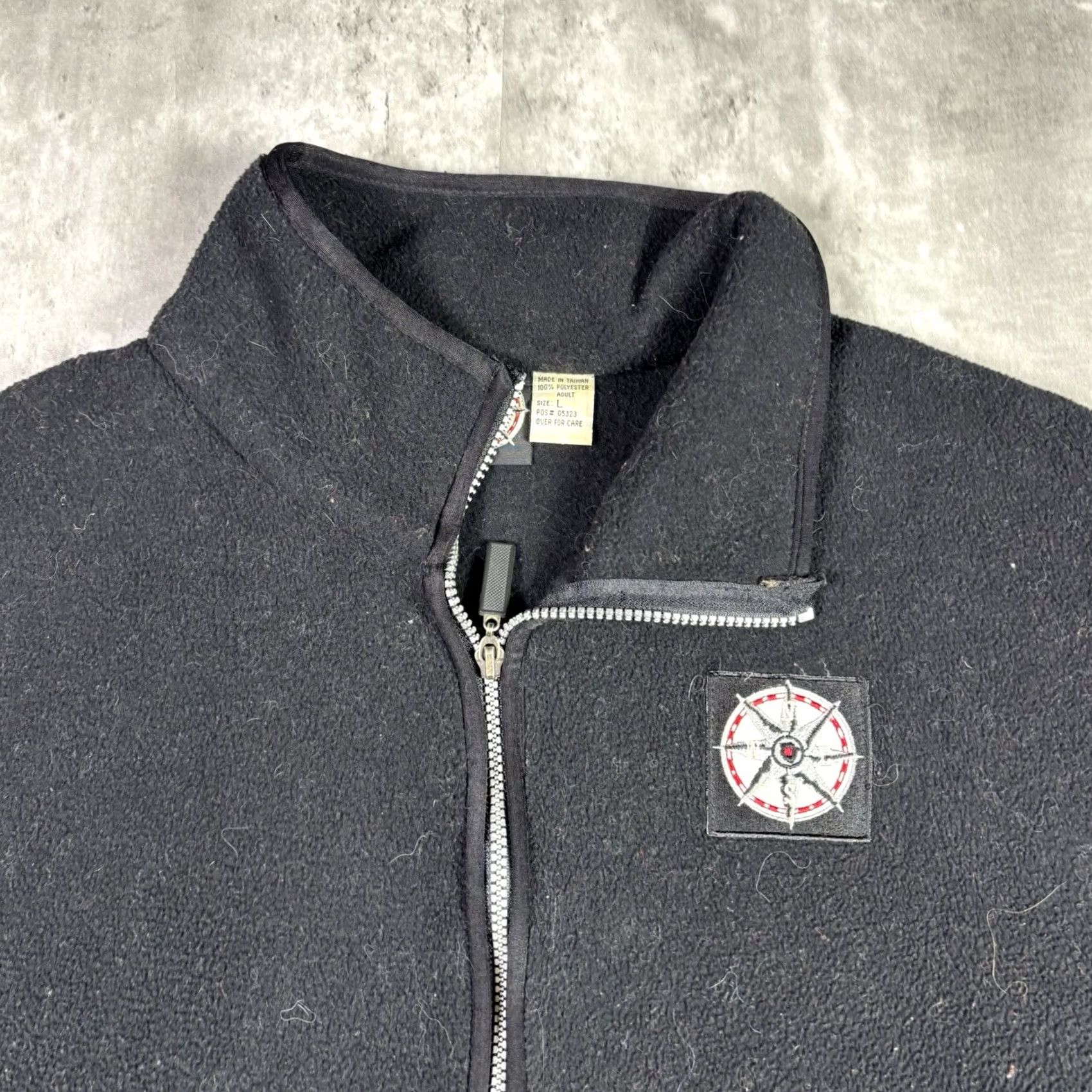 Marlboro VINTAGE Marlboro Adventure Gear Vest Adult Large Black Fleece Red Compass Y2K Mens Vest Size US L / EU 52-54 / 3 - 7 Thumbnail