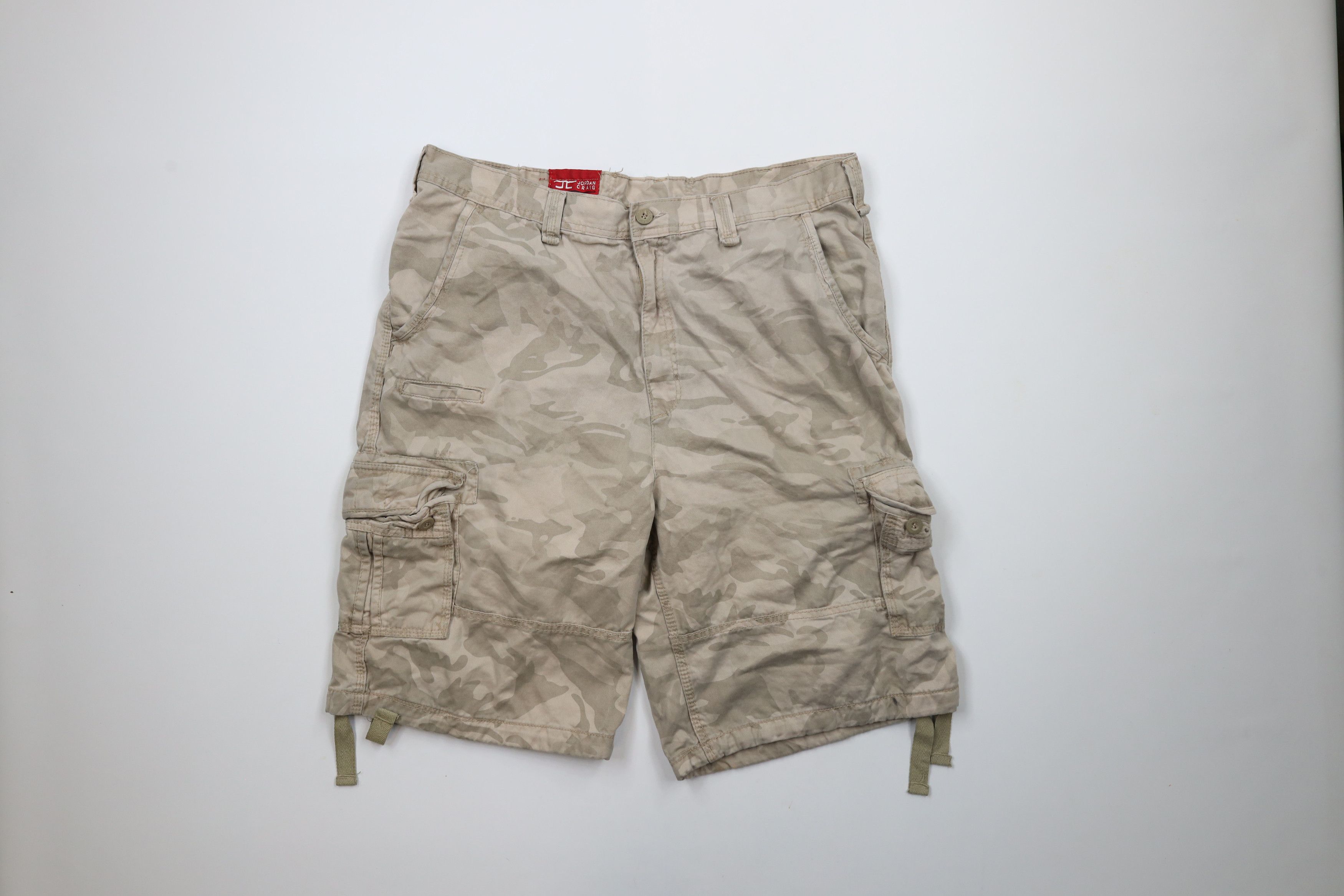 Vintage Vintage Streetwear Heavyweight Camouflage Cargo Shorts Size US 40 / EU 56 - 1 Thumbnail