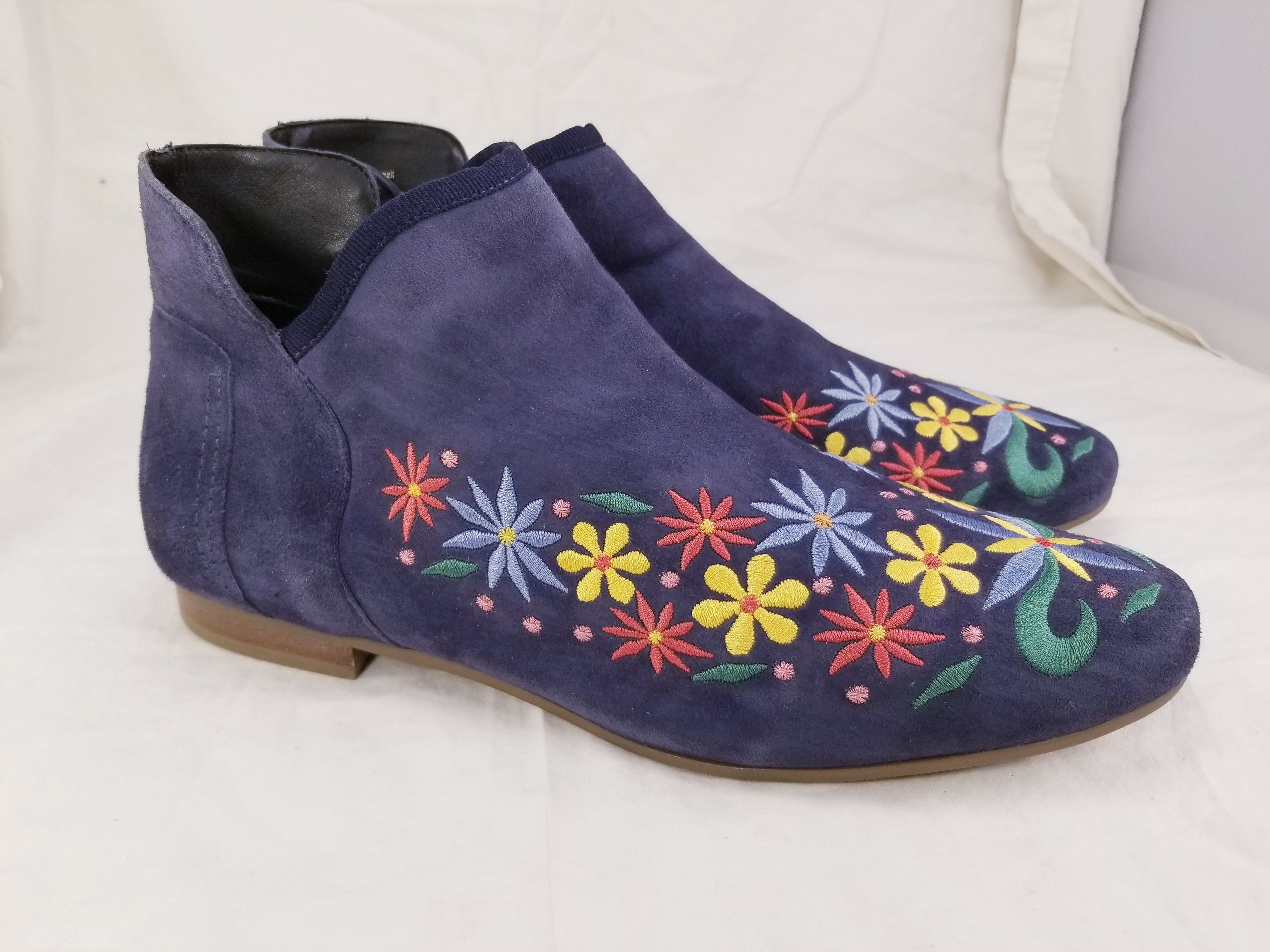 Other BERNARDO FLORAL EMBROIDERY CHELSEA Size US 10 / IT 40 - 2 Thumbnail