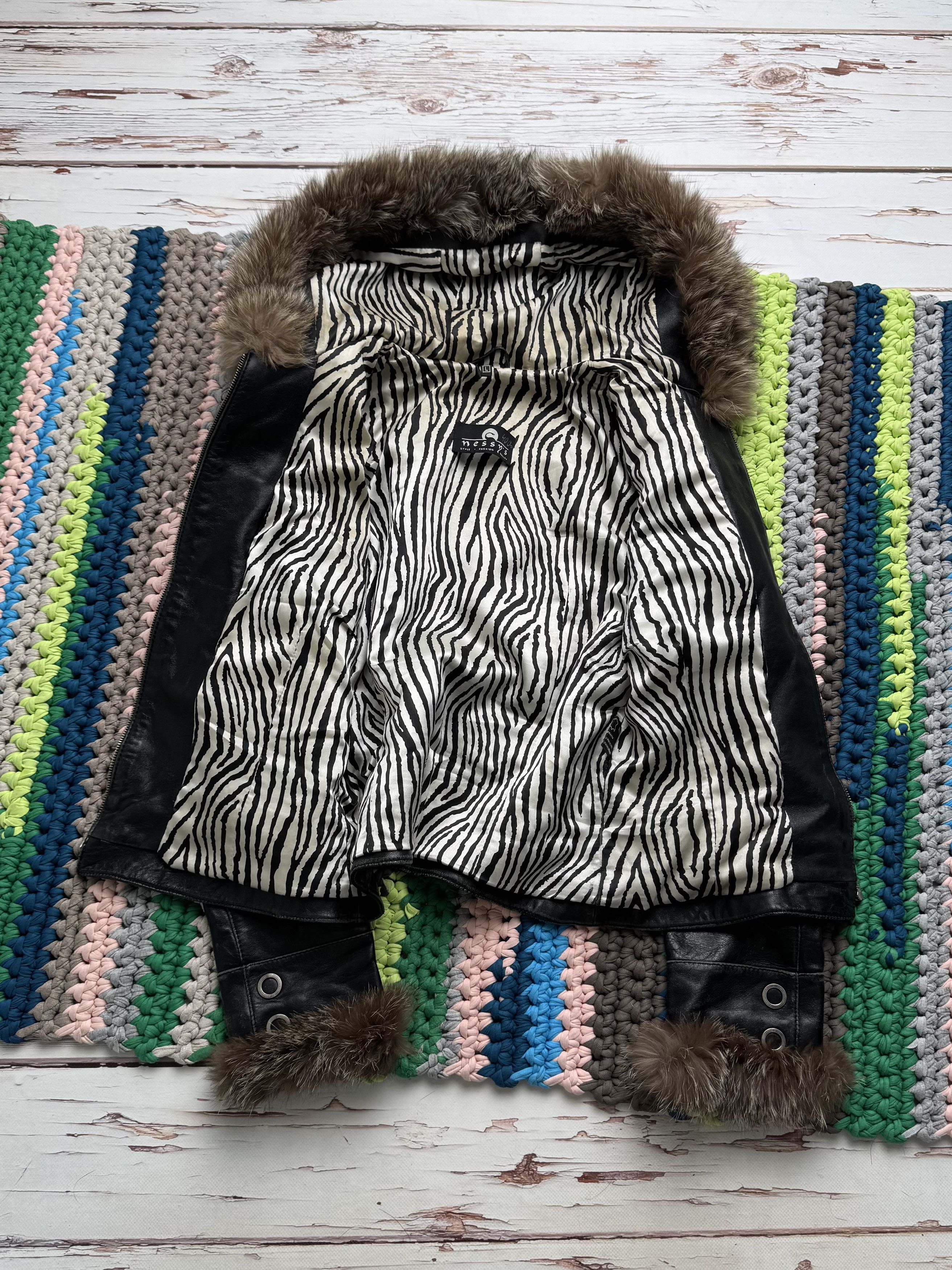 Vintage Vintage Leather Cropped Jacket With Real Fur (D15)(D10) Size L / US 10 / IT 46 - 14 Thumbnail