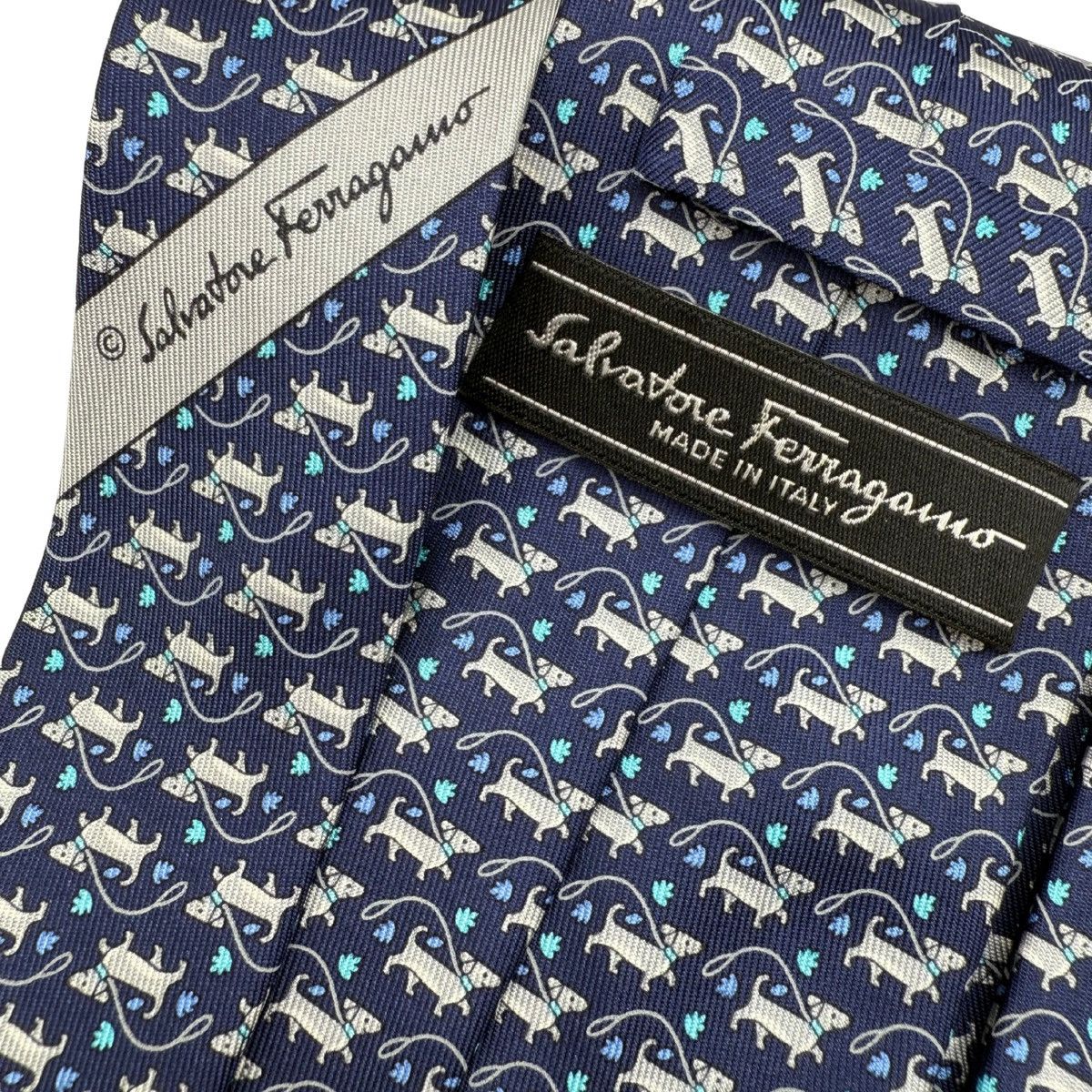 Salvatore Ferragamo Salvatore Ferragamo Silk Tie, Navy, Made in Italy, Like New Size ONE SIZE - 4 Thumbnail