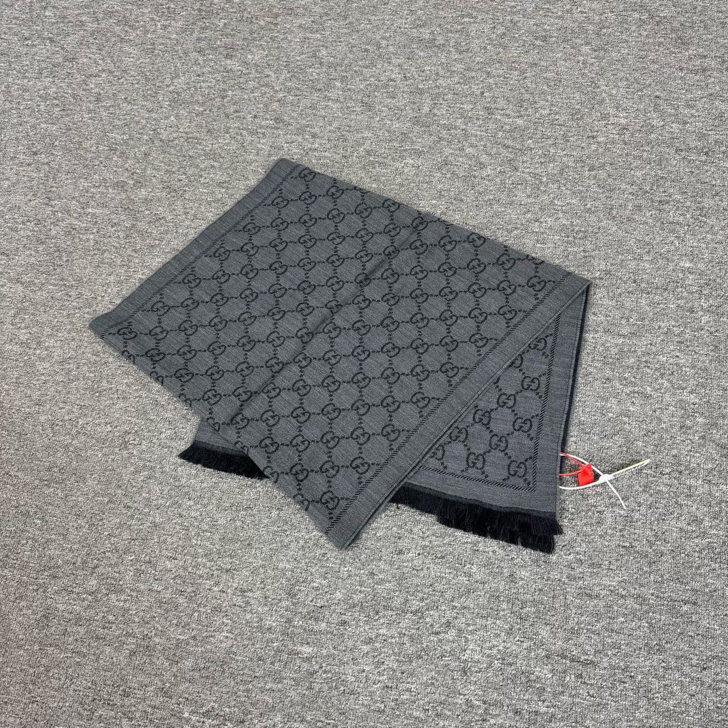 Gucci Gucci Double G Logo Reversible Scarf Size ONE SIZE - 1 Thumbnail