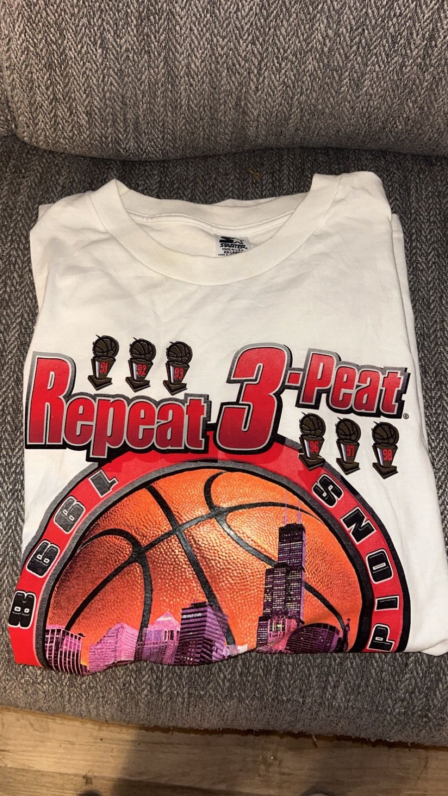 Starter Vintage Starter Chicago Bulls Repeat 3-Peat shirt Size US XXL / EU 58 / 5 - 5 Thumbnail