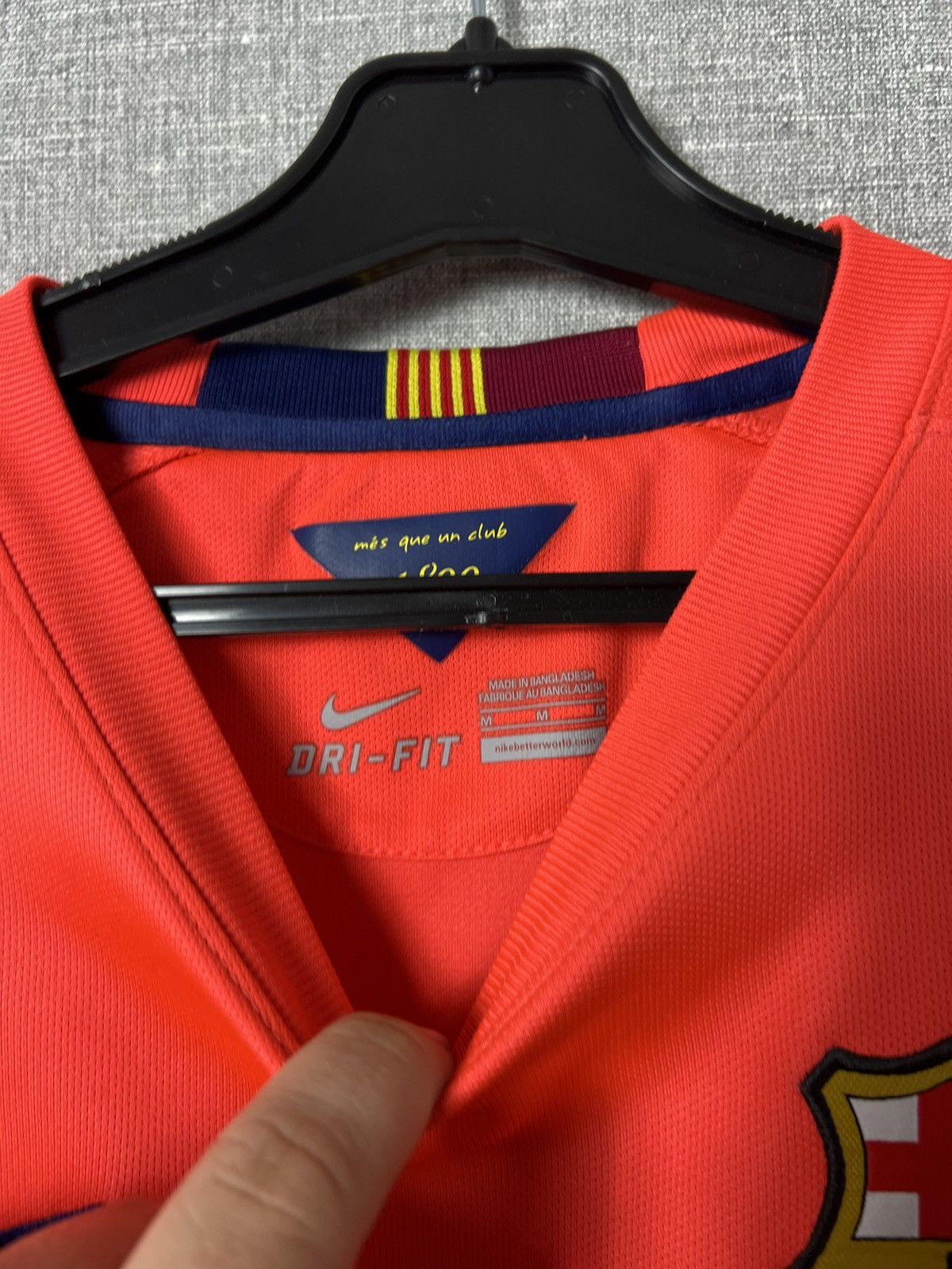 Nike Nike FC Barcelona 2014 - 2015 Away Football Soccer Jersey Size US M / EU 48-50 / 2 - 24 Thumbnail
