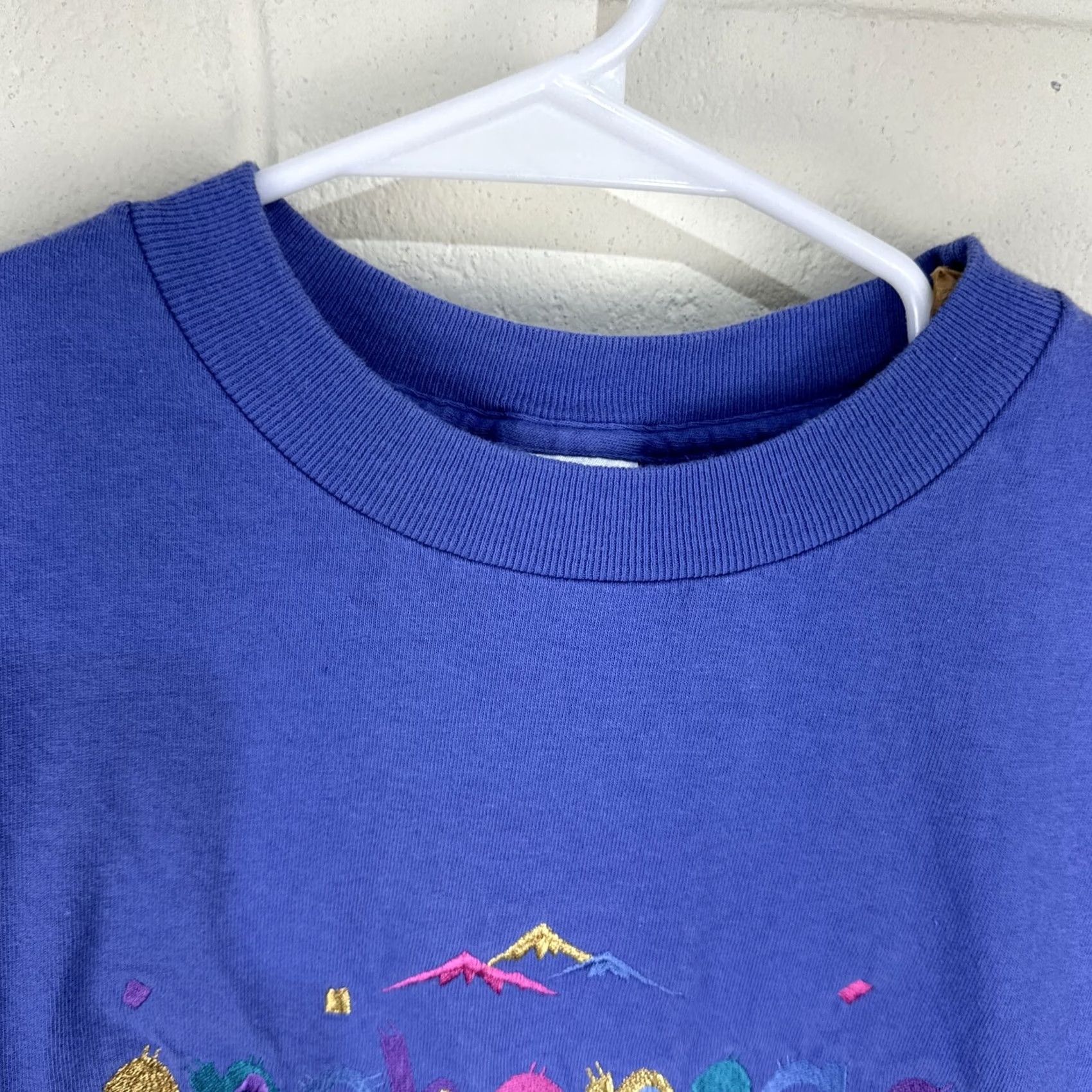 Vintage VINTAGE Desert Heat Shirt Purple Blue Embroidered T Shirt Large Anchorage Alaska 90s Mens Size US L / EU 52-54 / 3 - 4 Thumbnail