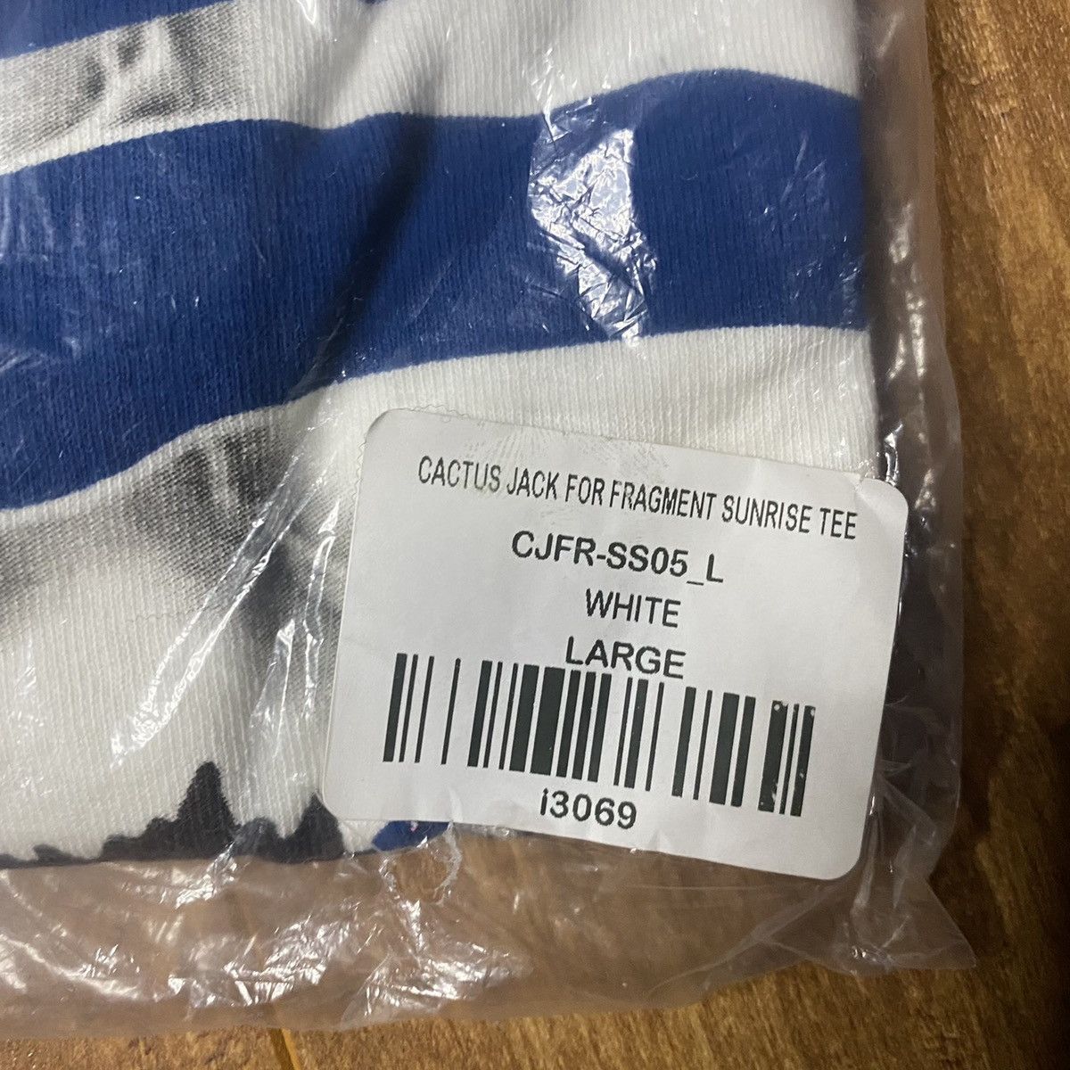 Kaws × Travis Scott Brand New Kaws x Travis x Fragment Sunrise Shirt Size US L / EU 52-54 / 3 - 2 Thumbnail