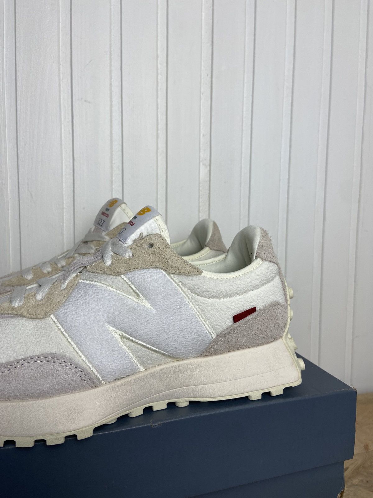 New Balance New Balance 327 "Beige Timberwolf" New Authentic 10US Size US 10 / EU 43 - 2 Thumbnail