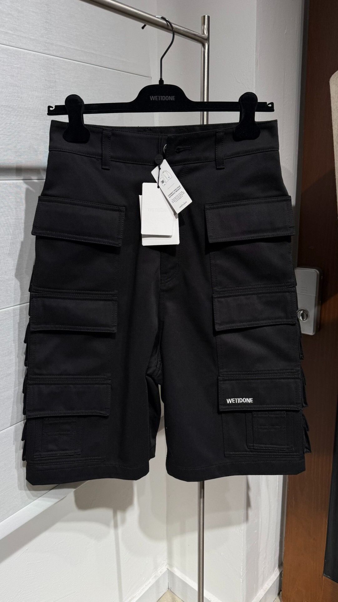 WE11DONE WE11DONE Black Cargo Shorts Size US 26 / EU 42 - 1 Thumbnail