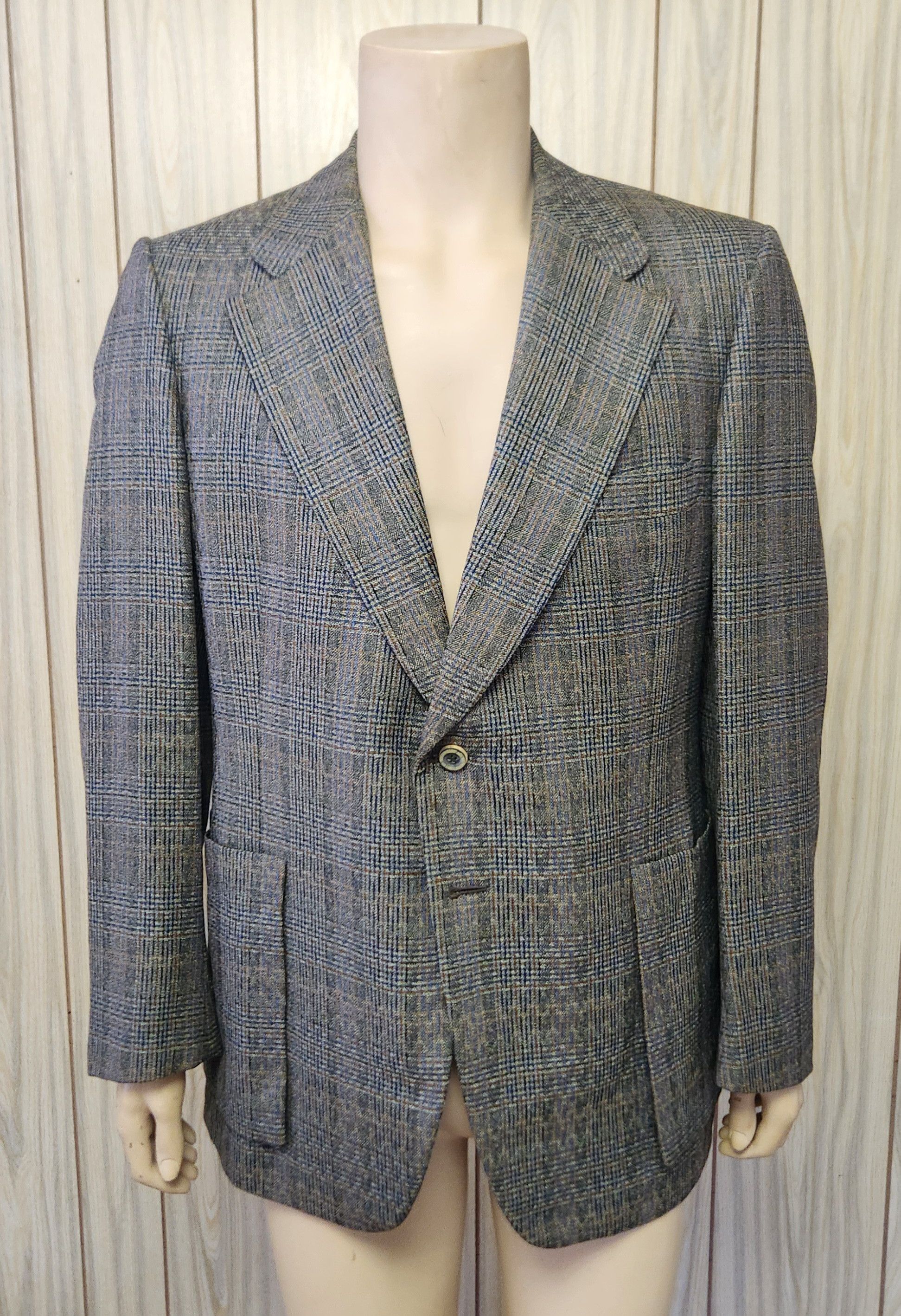 Vintage fine 1970s sport coat 42L men's grey plaid wool two button Size 42L - 1 Thumbnail