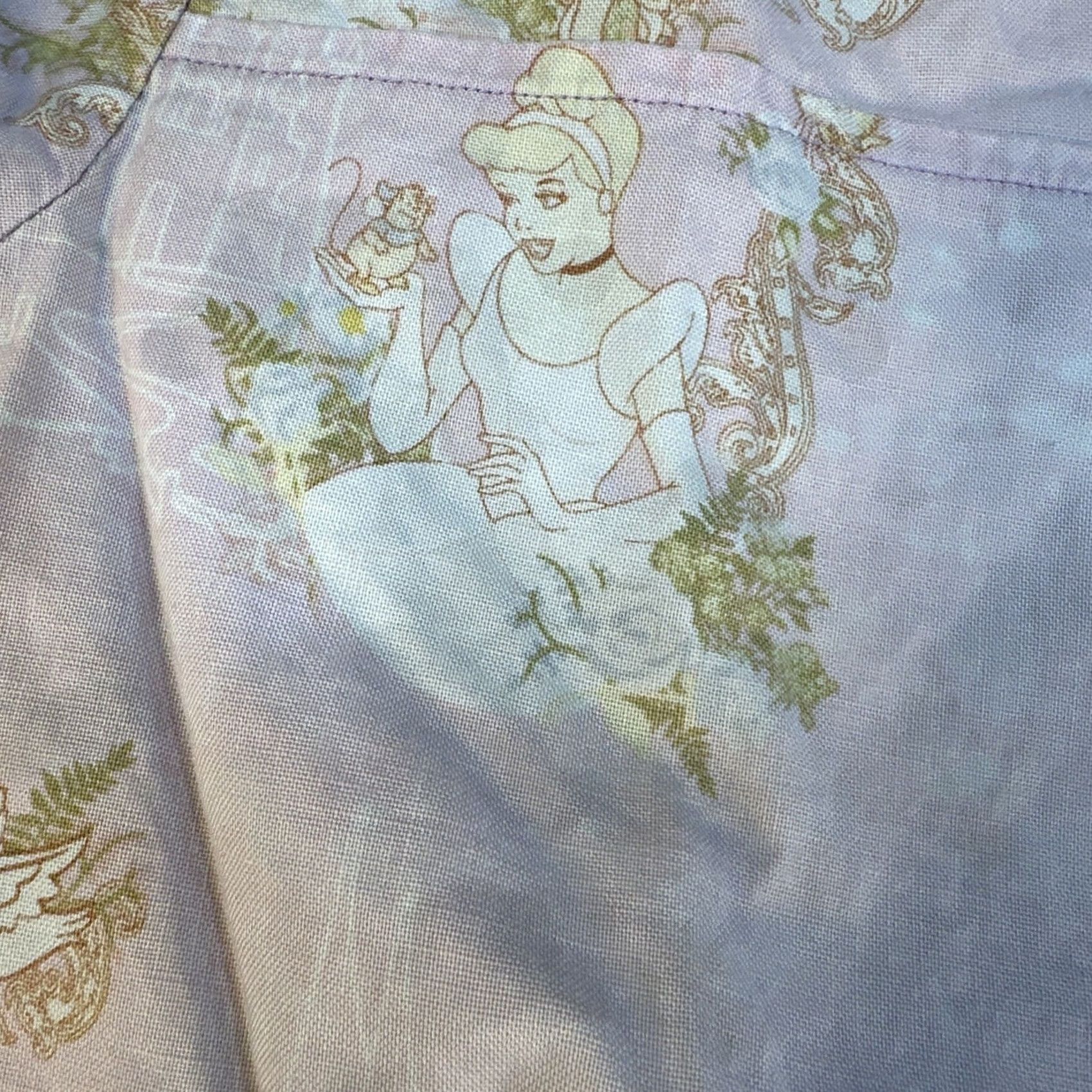 Disney Disney Women's Scrubs Shirt 3XL White Jasmine Snow White Cinderella Princesses Disney Women Size XXL / US 16-18 / IT 52-54 - 6 Thumbnail