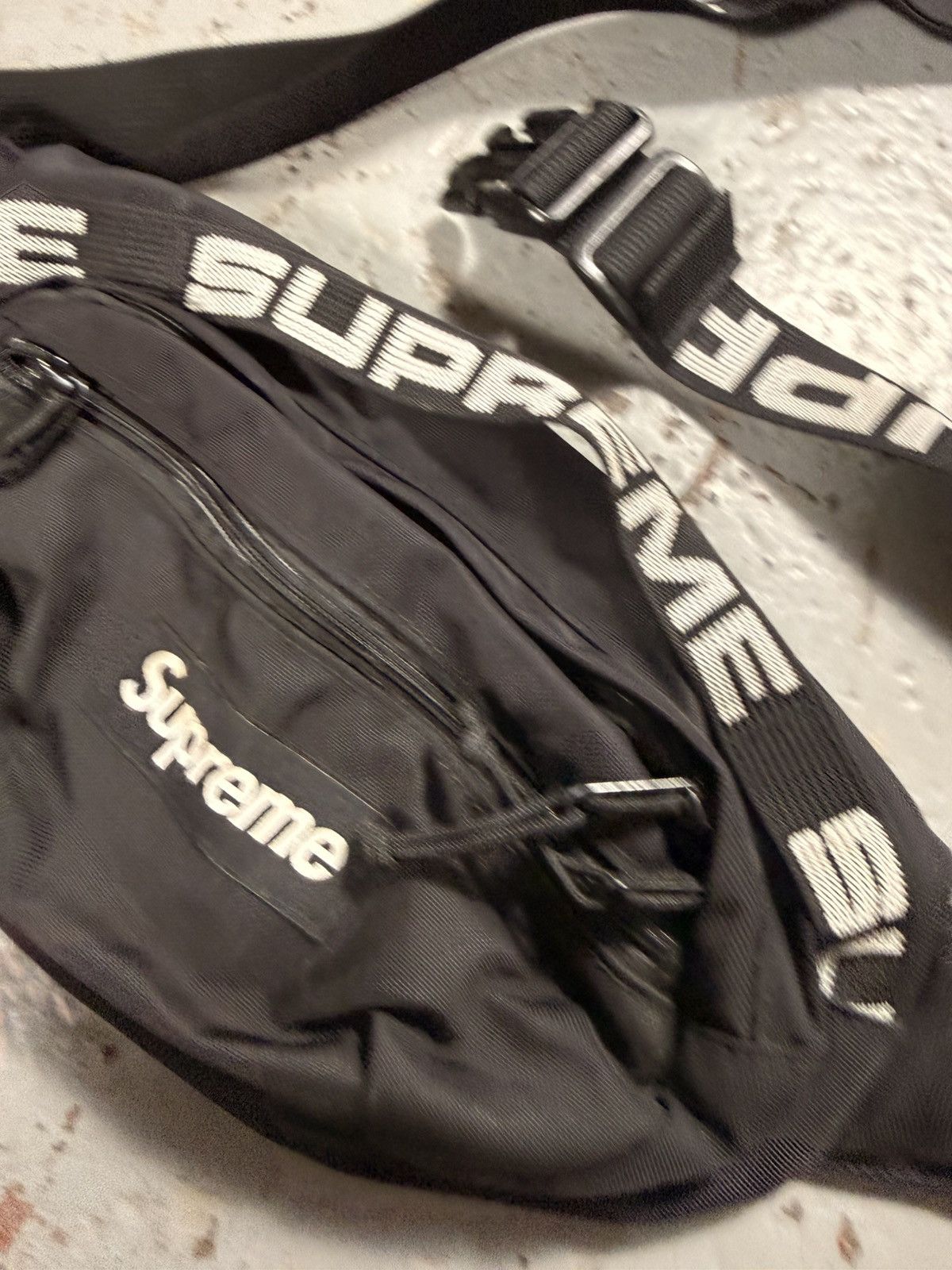 Supreme Classic Black Supreme SS 18 Side Bag Phanny Size ONE SIZE - 3 Thumbnail