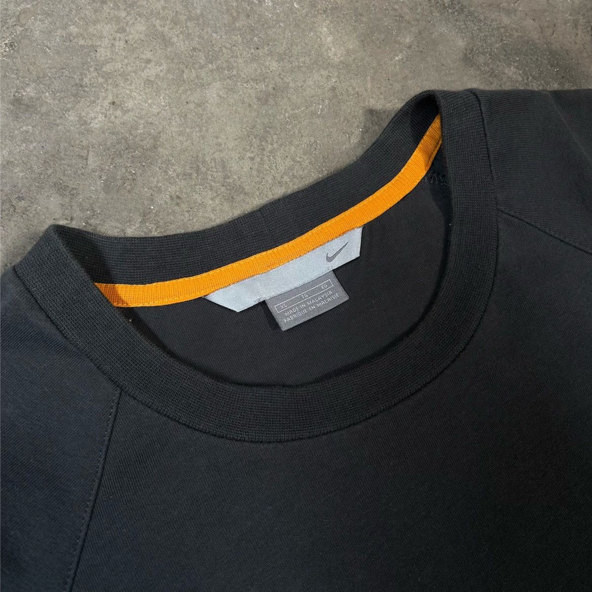 Jordan Brand × Nike 2000s Y2K Nike Middle Swoosh T-Shirt Size US XL / EU 56 / 4 - 4 Thumbnail