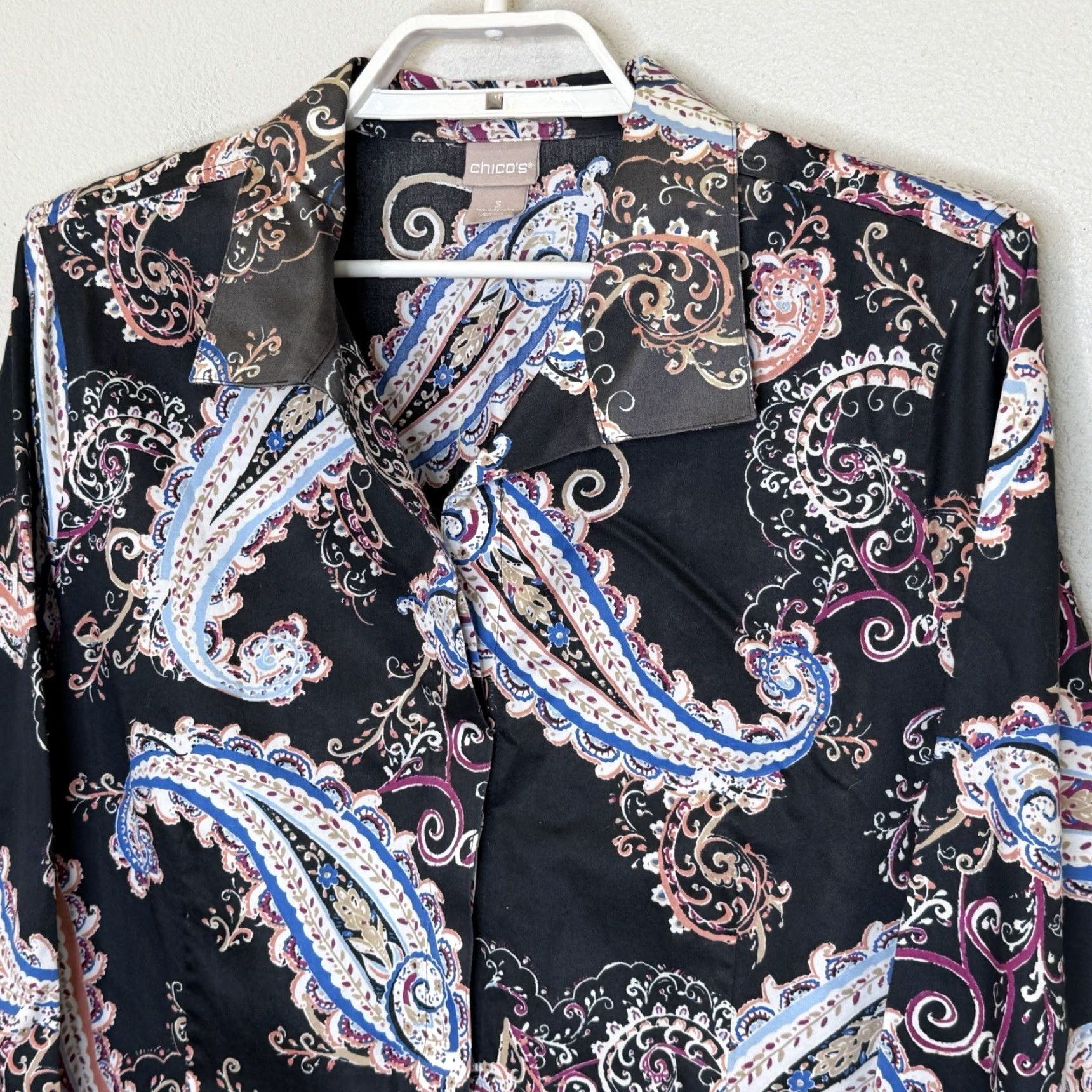 Vintage Chico’s Top Button Front No Iron 3 XL 16/18 Black Paisley Print Long Sleeve Women's Shirt Size XXL / US 16-18 / IT 52-54 - 2 Thumbnail