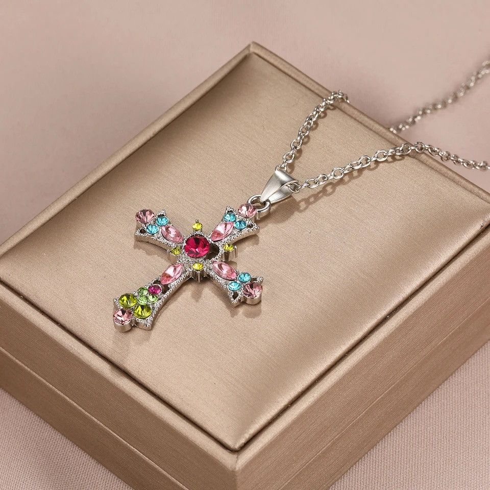 Jewelry × Vintage Zircon Cross Necklace Love Heart Cross Pendant Necklaces Size ONE SIZE - 3 Thumbnail