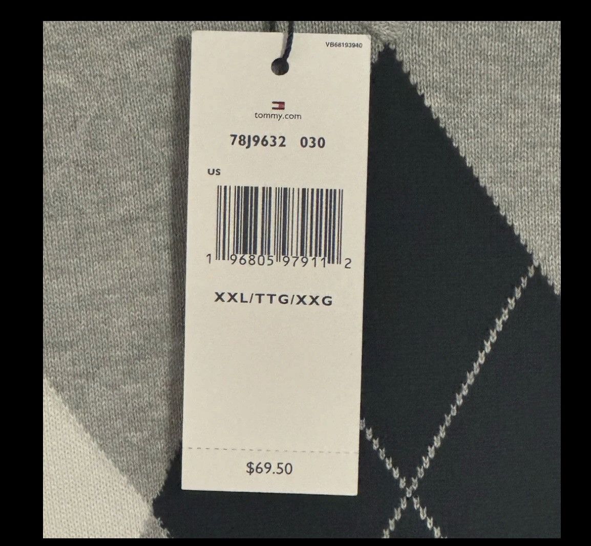 Tommy Hilfiger Tommy Hilfiger sweater is a V-neck fit Size US XXL / EU 58 / 5 - 2 Thumbnail