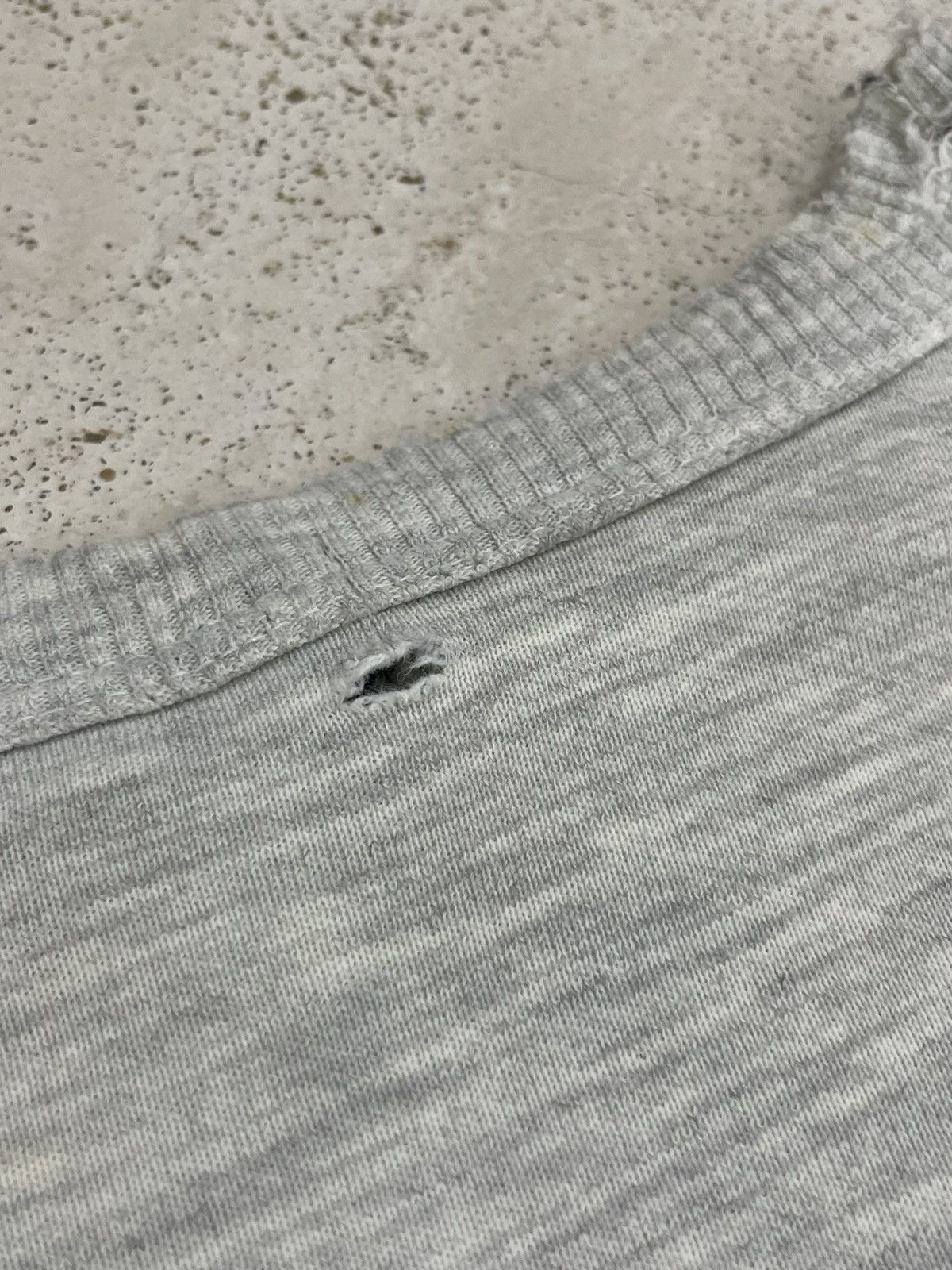 Uniqlo Vintage Y2K Uniqlo Distressed Defect Red Spot Rubbish Size US L / EU 52-54 / 3 - 13 Thumbnail
