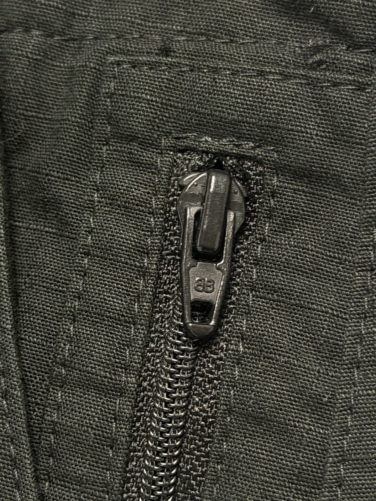 Balenciaga Balenciaga Cut Up Cargo Black Ripstop Pants Size US 32 / EU 48 - 6 Thumbnail