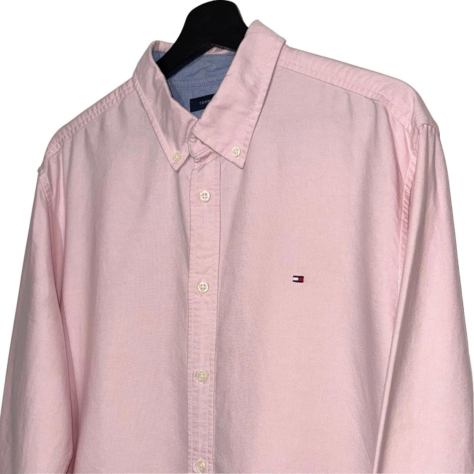 Tommy Hilfiger NWOT Tommy Hilfiger Mens Custom Fit Oxford ButtonFront Shirt Size US L / EU 52-54 / 3 - 2 Thumbnail