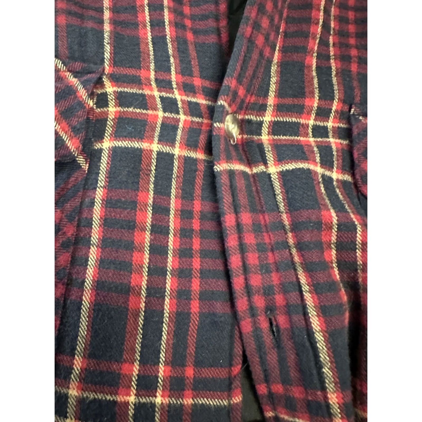 Vintage VINTAGE Chesterfield Shirt Jacket Quilted Insulated Red Plaid XL Size US XL / EU 56 / 4 - 4 Thumbnail