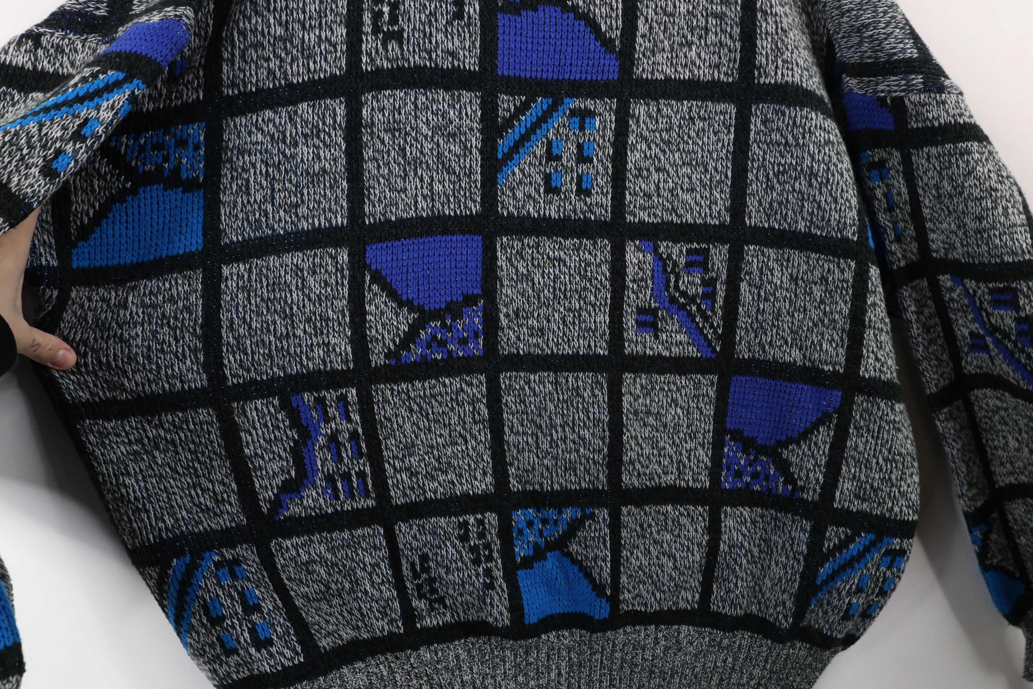 Vintage Vintage 90s Coogi Style Checkered Abstract Knit Sweater Size US XXL / EU 58 / 5 - 6 Thumbnail