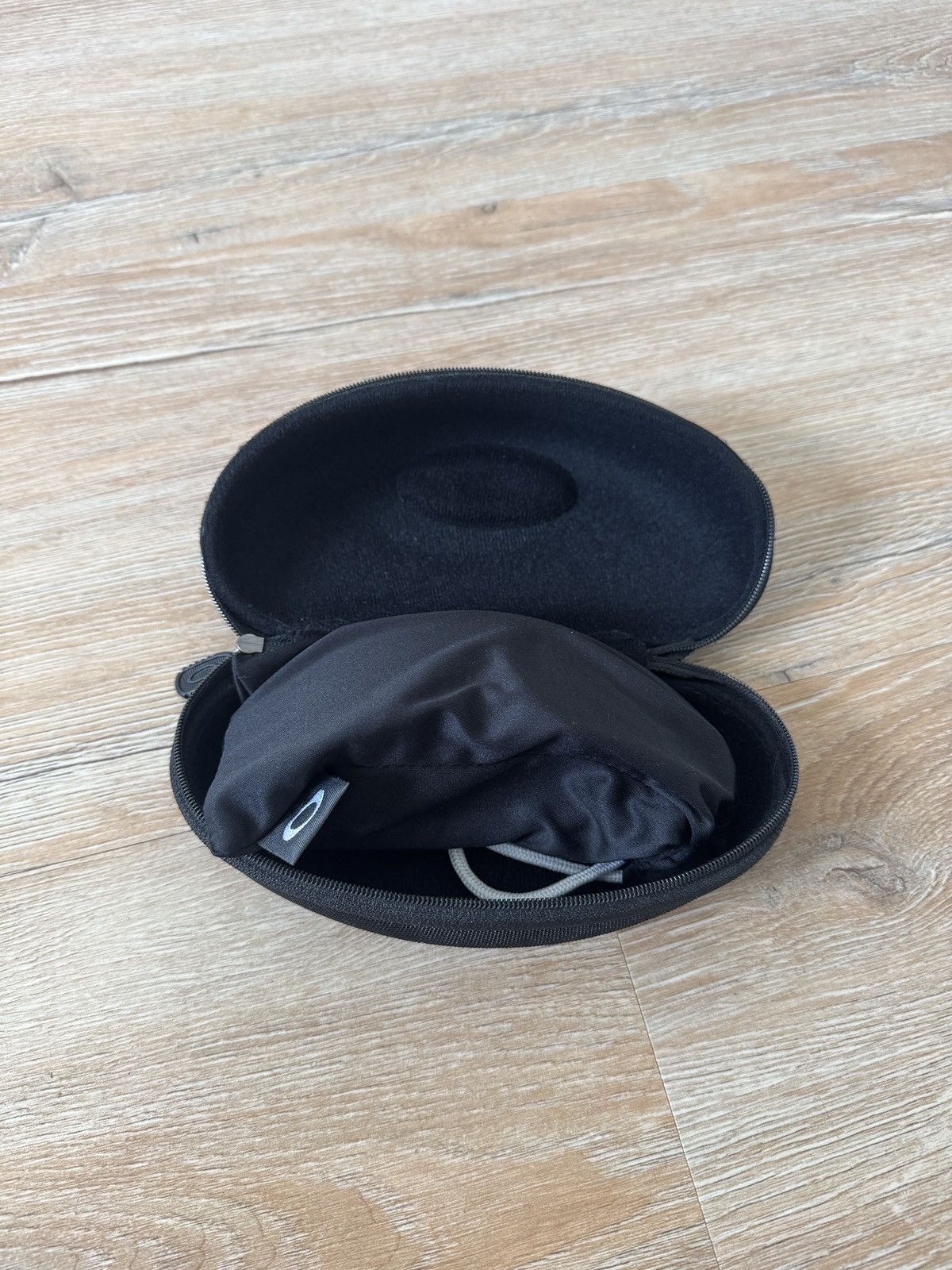Designer Oakley Sunglasses Size ONE SIZE - 6 Thumbnail