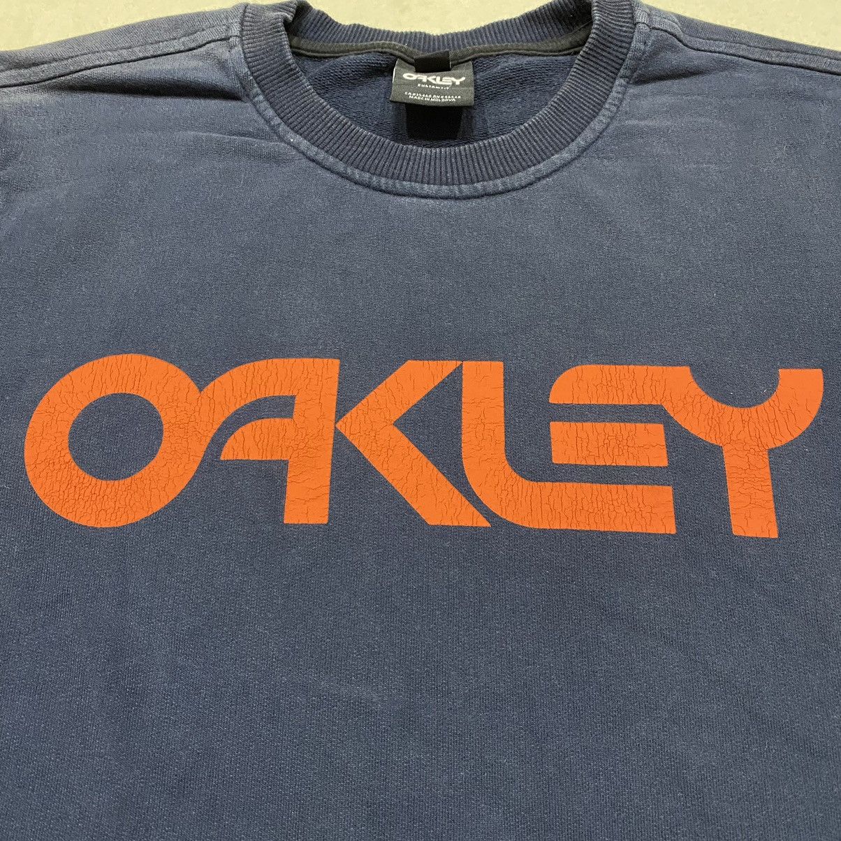 Japanese Brand × Oakley Sunfaded OAKLEY Big Spellout Sweatshirt Size US M / EU 48-50 / 2 - 6 Thumbnail