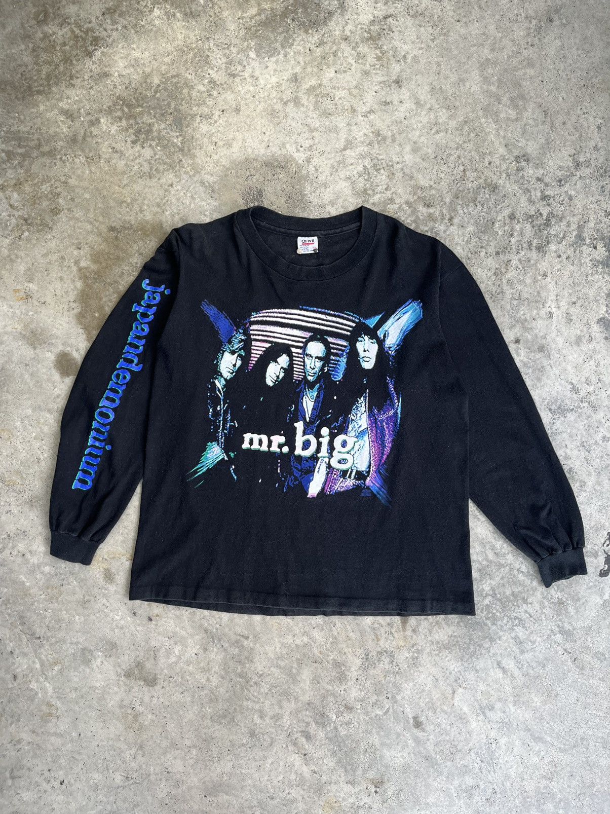 Vintage Vintage 90s Mr. Big T shirt 1993 Band Tour Japandemonium Size US L / EU 52-54 / 3 - 1 Thumbnail