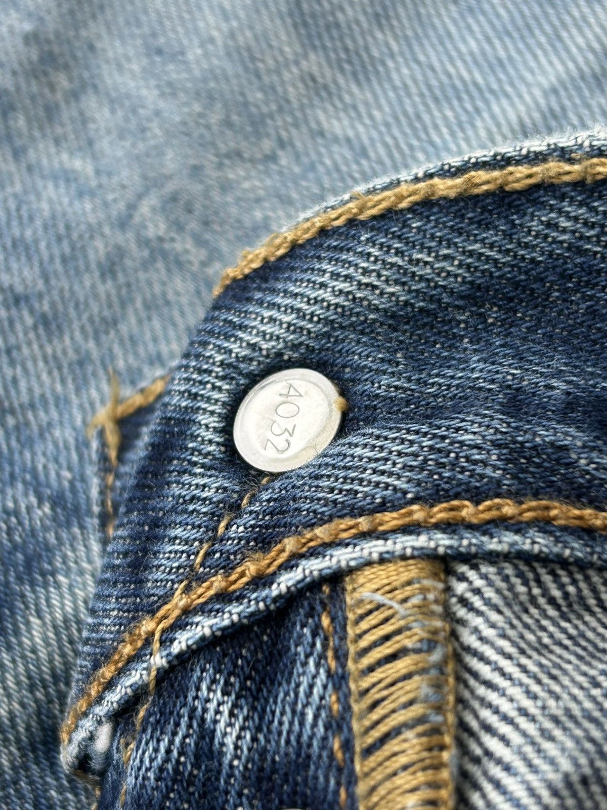 Levi's Levis W35 Ripped Denim Jeans Size US 35 - 8 Thumbnail