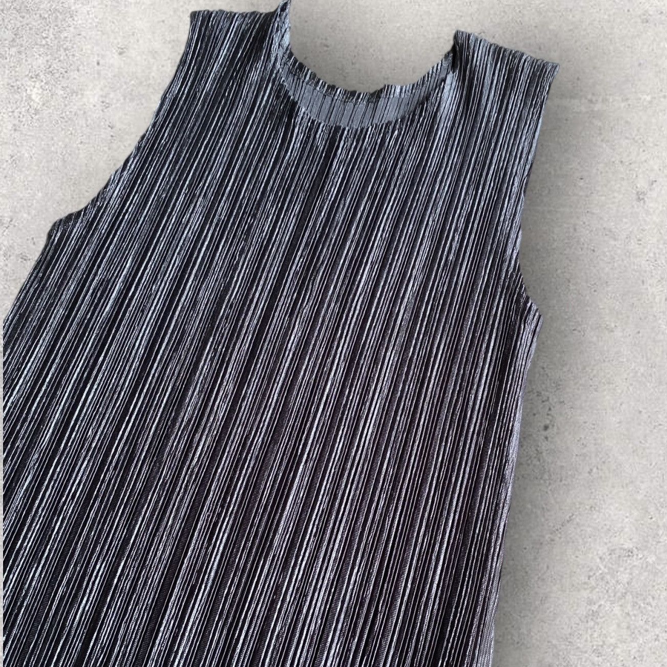 Issey Miyake Pleats Please Steel Navy Top Size L / US 10 / IT 46 - 3 Thumbnail