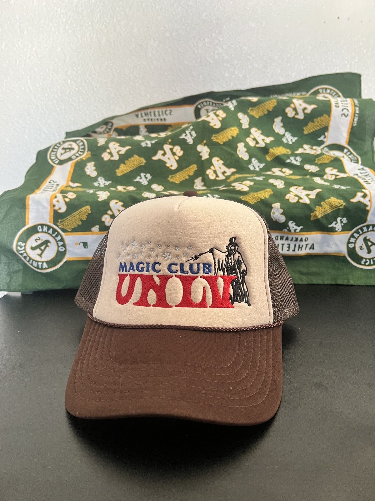 Feature × Vintage UNLV magic club Size ONE SIZE - 1 Thumbnail
