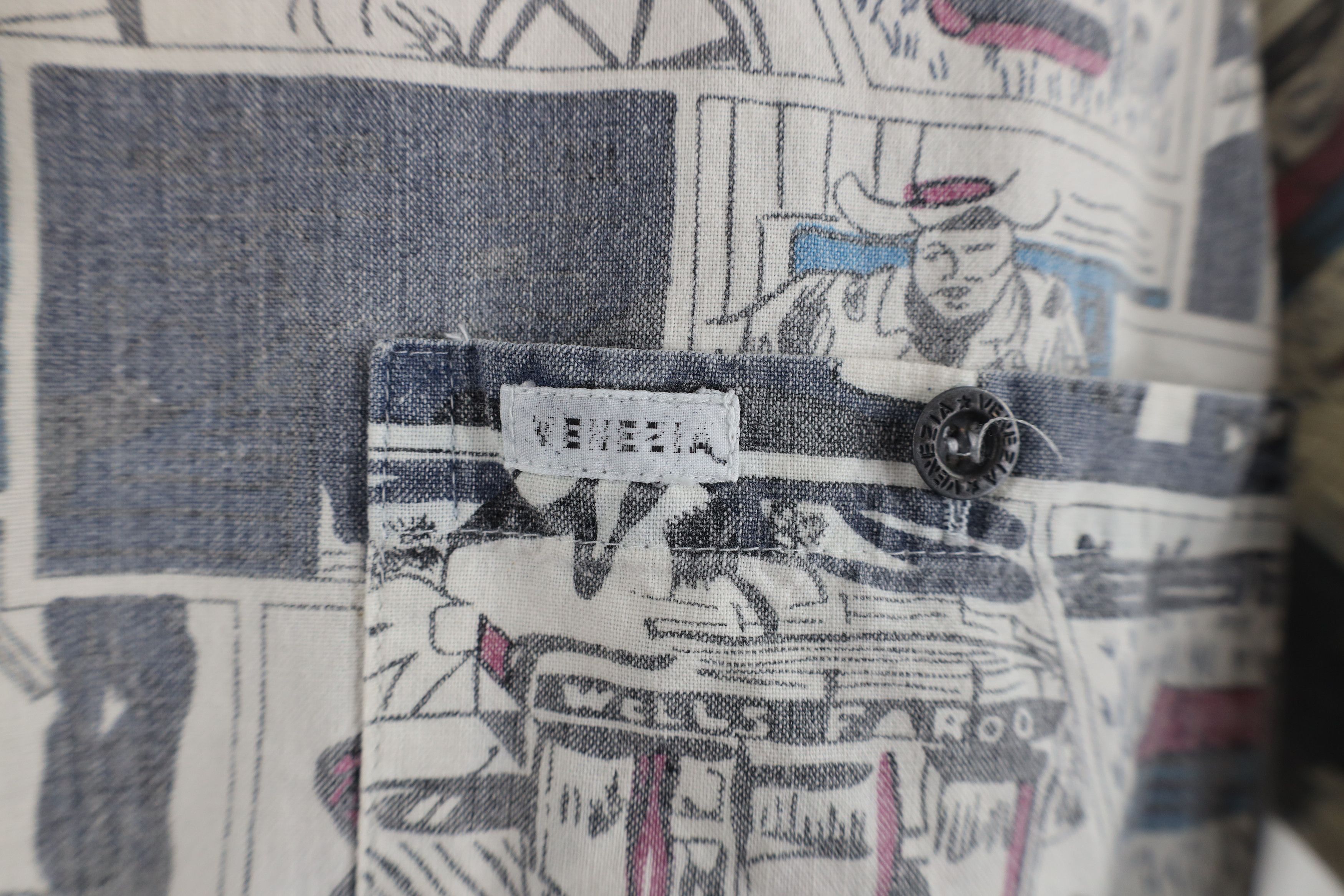 Vintage Vintage 90s Streetwear All Over Print Camp Button Shirt Size S / US 4 / IT 40 - 4 Thumbnail