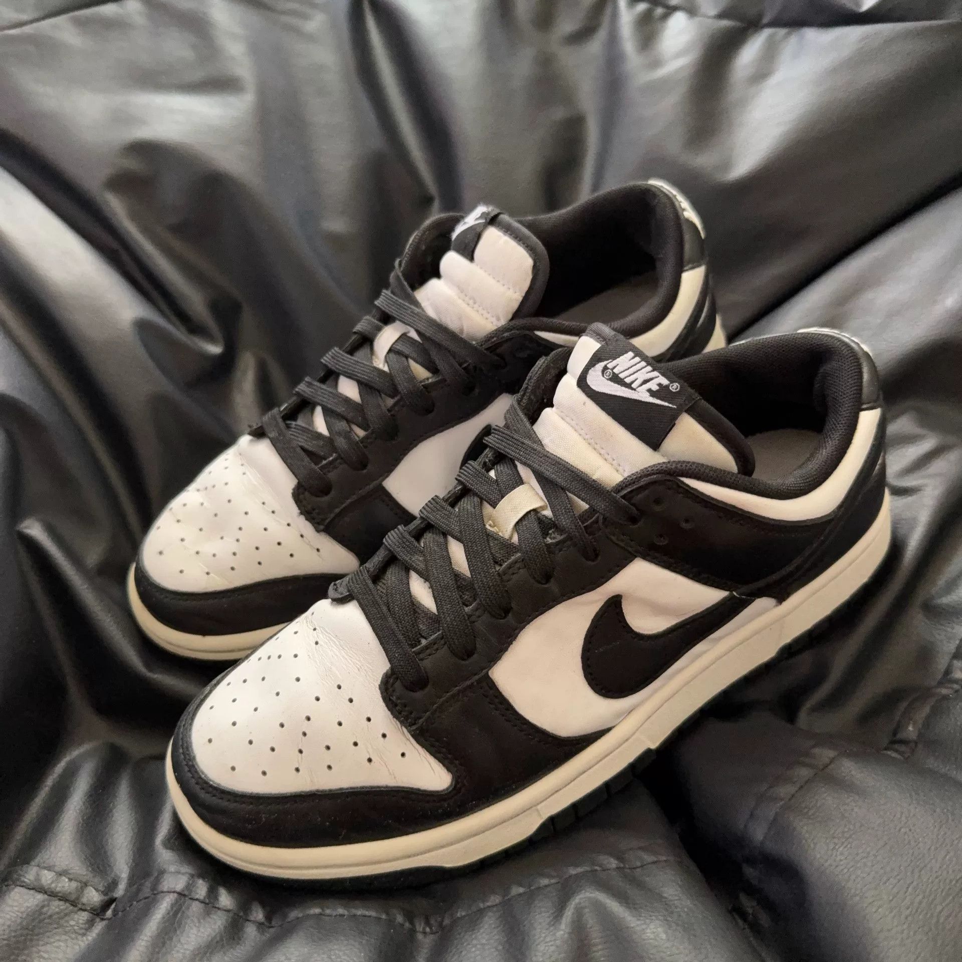 Nike Nike Black Lowtop Sneakers 40 Men Size US 7.5 / EU 40-41 - 1 Thumbnail