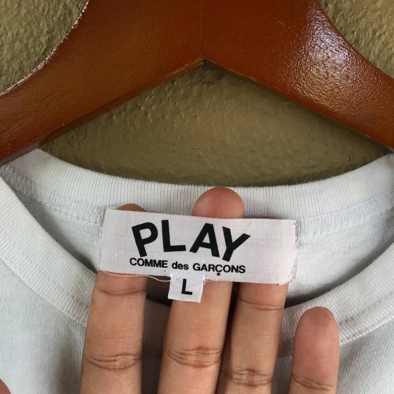 Comme des Garcons PLAY Rare Distressed Comme Des Garcons Play Small Logo Tees Size US XS / EU 42 / 0 - 5 Thumbnail