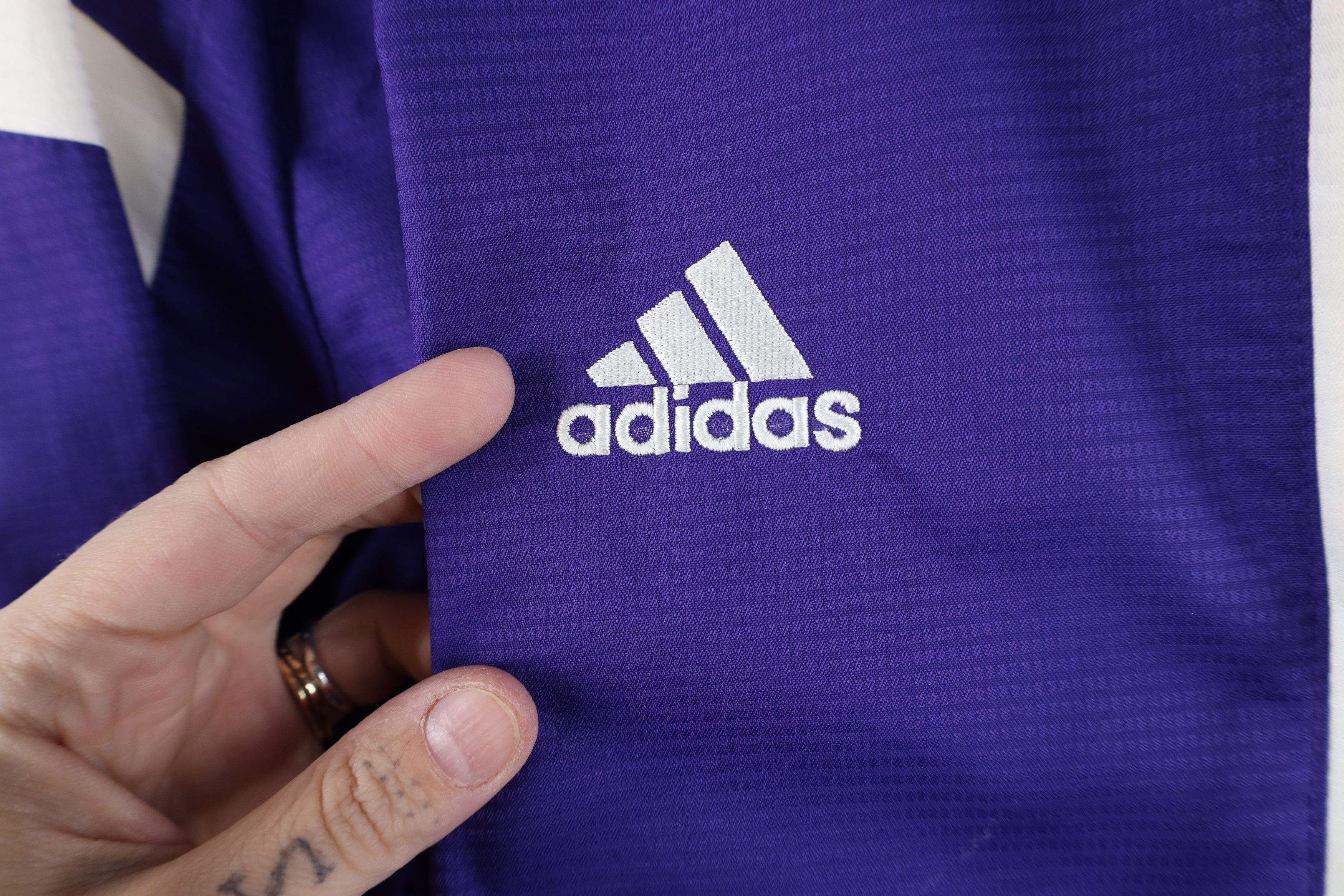 Adidas Vintage Adidas Spell Out Full Zip Hooded Jacket Purple White Size M / US 6-8 / IT 42-44 - 4 Thumbnail