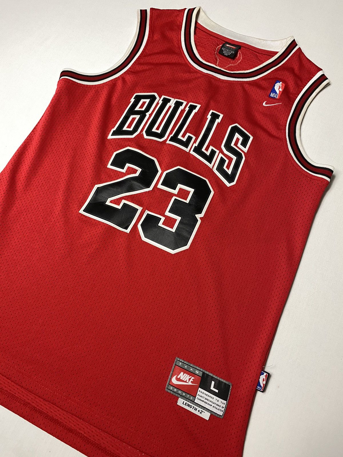 Jordan Brand × Nike × Vintage Nike Jordan 23 Vintage NBA Chicago Bulls Basketball Jersey Size US L / EU 52-54 / 3 - 3 Thumbnail