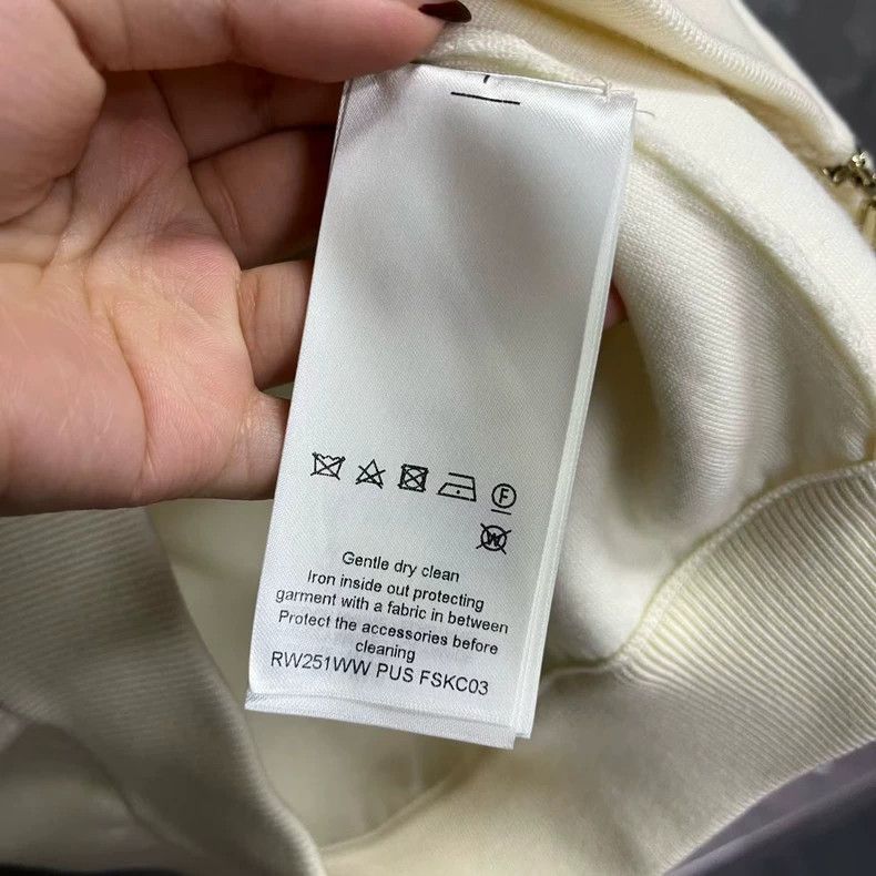 Louis Vuitton Louis Vuitton 25 new beige hooded drawstring zip drop shou Size US S / EU 44-46 / 1 - 3 Thumbnail