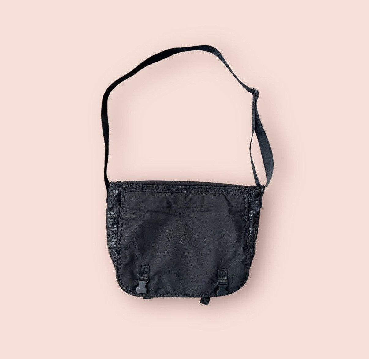 Diesel DIESEL SPELLS MONOGRAM LAPTOP PADDED CROSSBODY MESSENGER BAG Size ONE SIZE - 1 Thumbnail