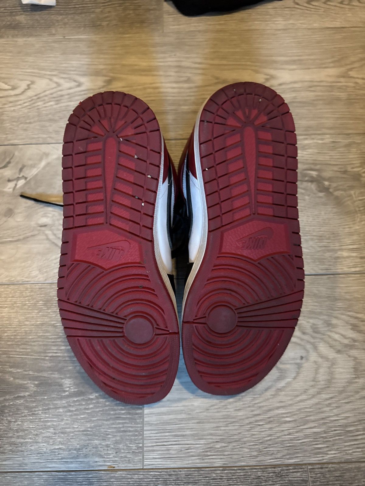 Jordan Brand 2013 Jordan 1 Black Toes Size US 9.5 / EU 42-43 - 6 Thumbnail