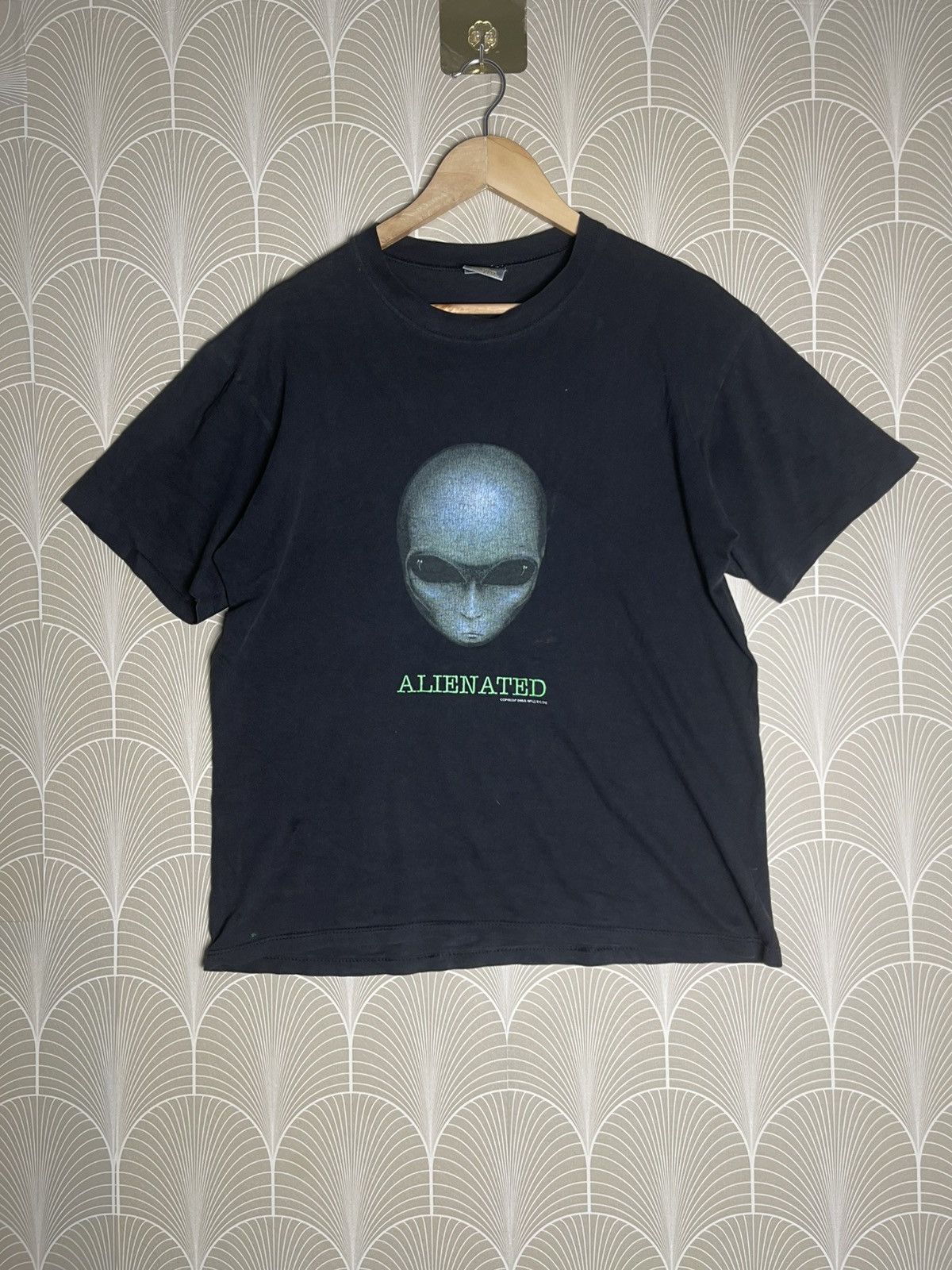 Alien Workshop VINTAGE 1995 ALIEN WORKSHOP ALIENATED TEES RARE BACKHIT Size US M / EU 48-50 / 2 - 1 Thumbnail